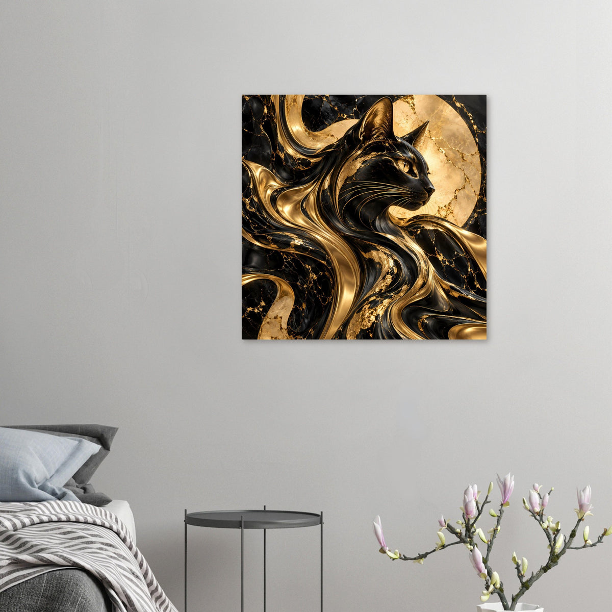 Kleines Poster mit abstrakter Katze in Gold und Schwarz, bildausschnitt im Quadrat