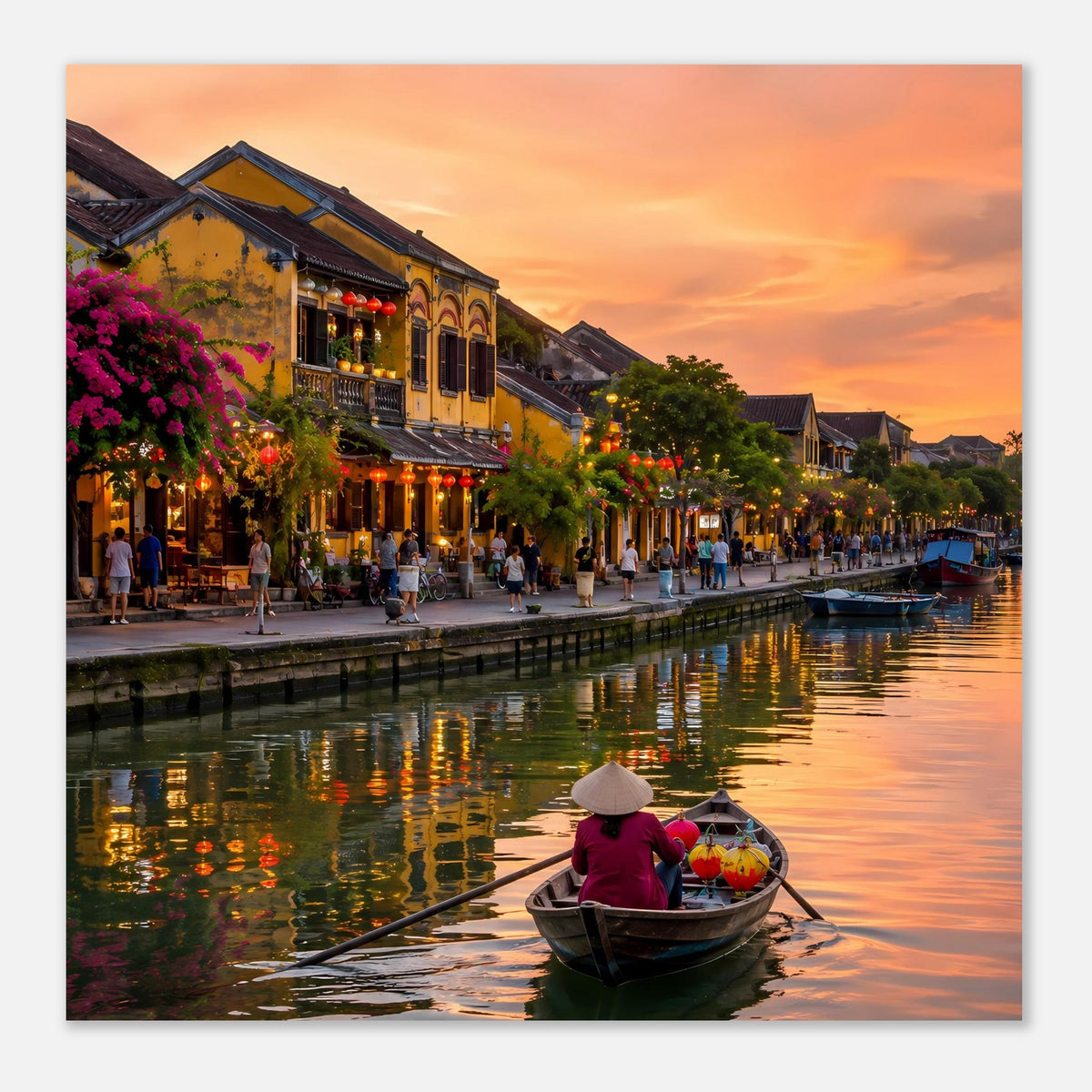 Poster mit Fluss bei Abendsonne, beleuchtete Promenade, Boot mit Person und Hut