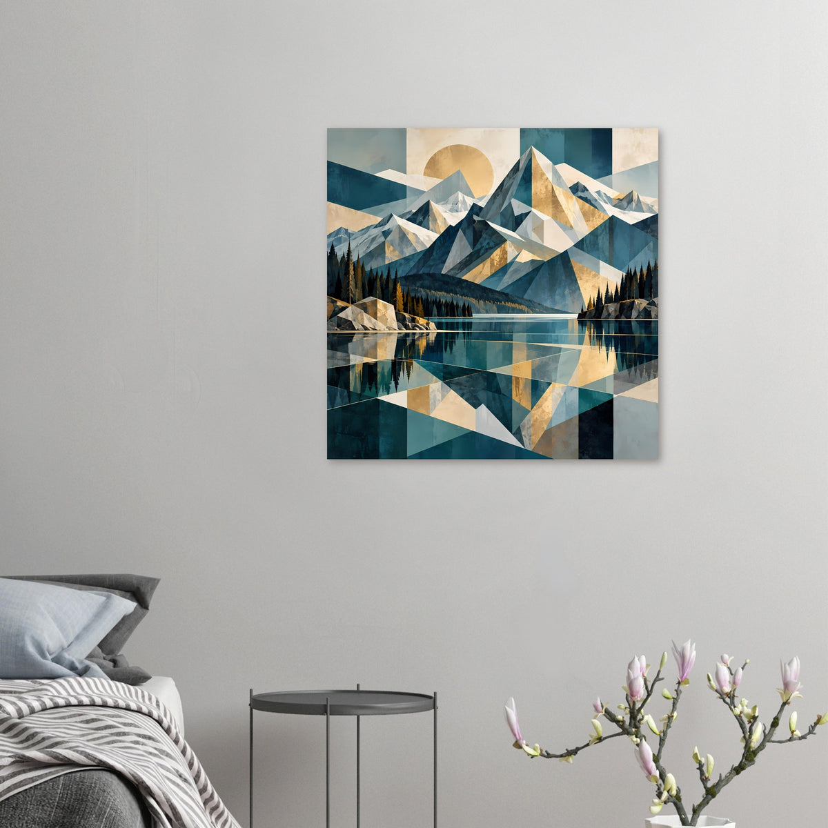 Kleines Wandposter mit geometrischer Berglandschaft: stilisierte Berge, See und Tannen in Blau/Beige