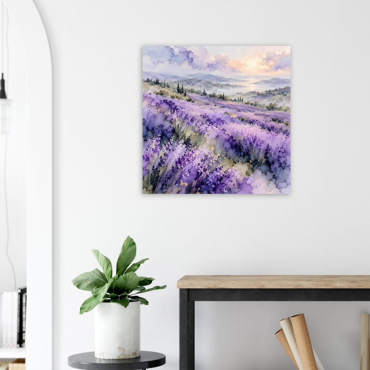 Lavendelfeld-Aquarellposter mit violettem Feld, weichen Wolken und warmen Sonnenfarben