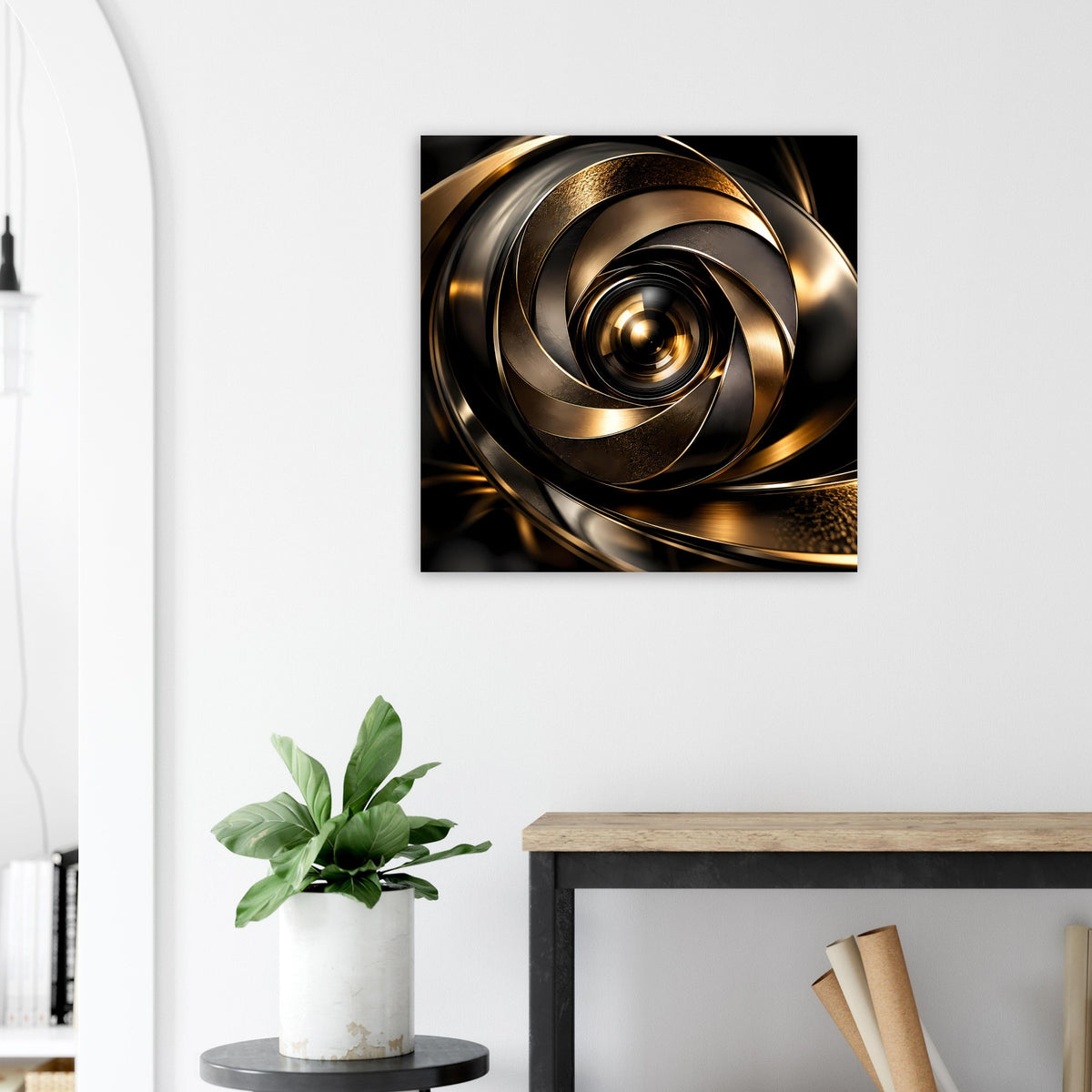Quadratisches Wandposter mit goldener Spiralform und dunklem, glänzendem Hintergrund