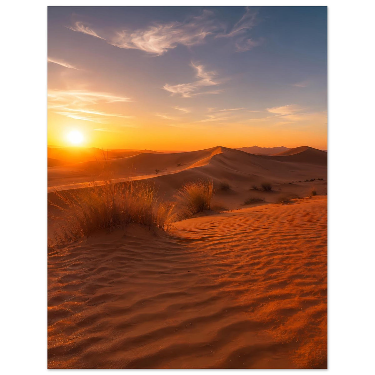 Poster mit Blick über Sanddünen im goldenen Sonnenuntergang, helle Lichtstreifen