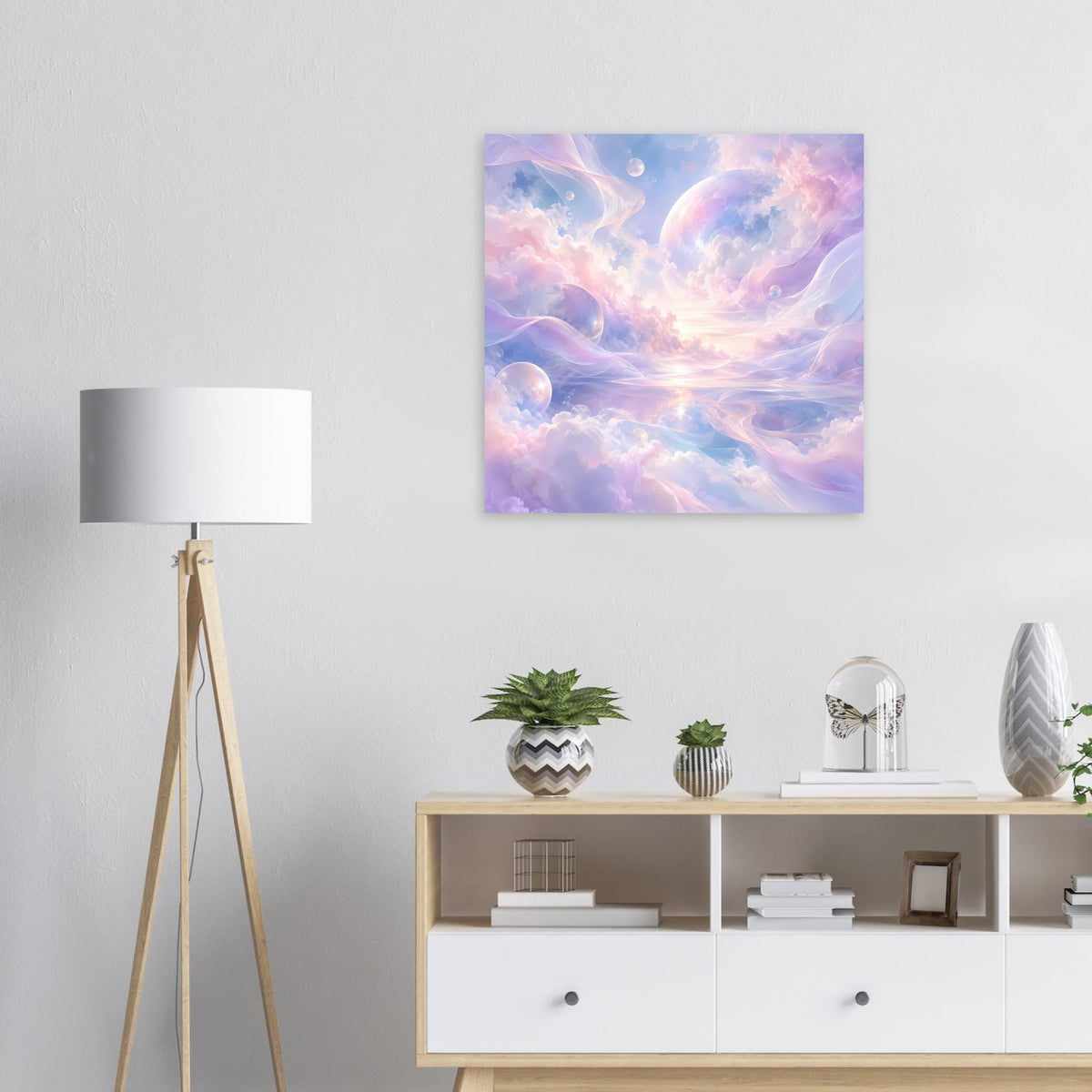 Quadratisches Wandposter mit pastelligem Wolkenhimmel und gebogenen Farbwolken.
