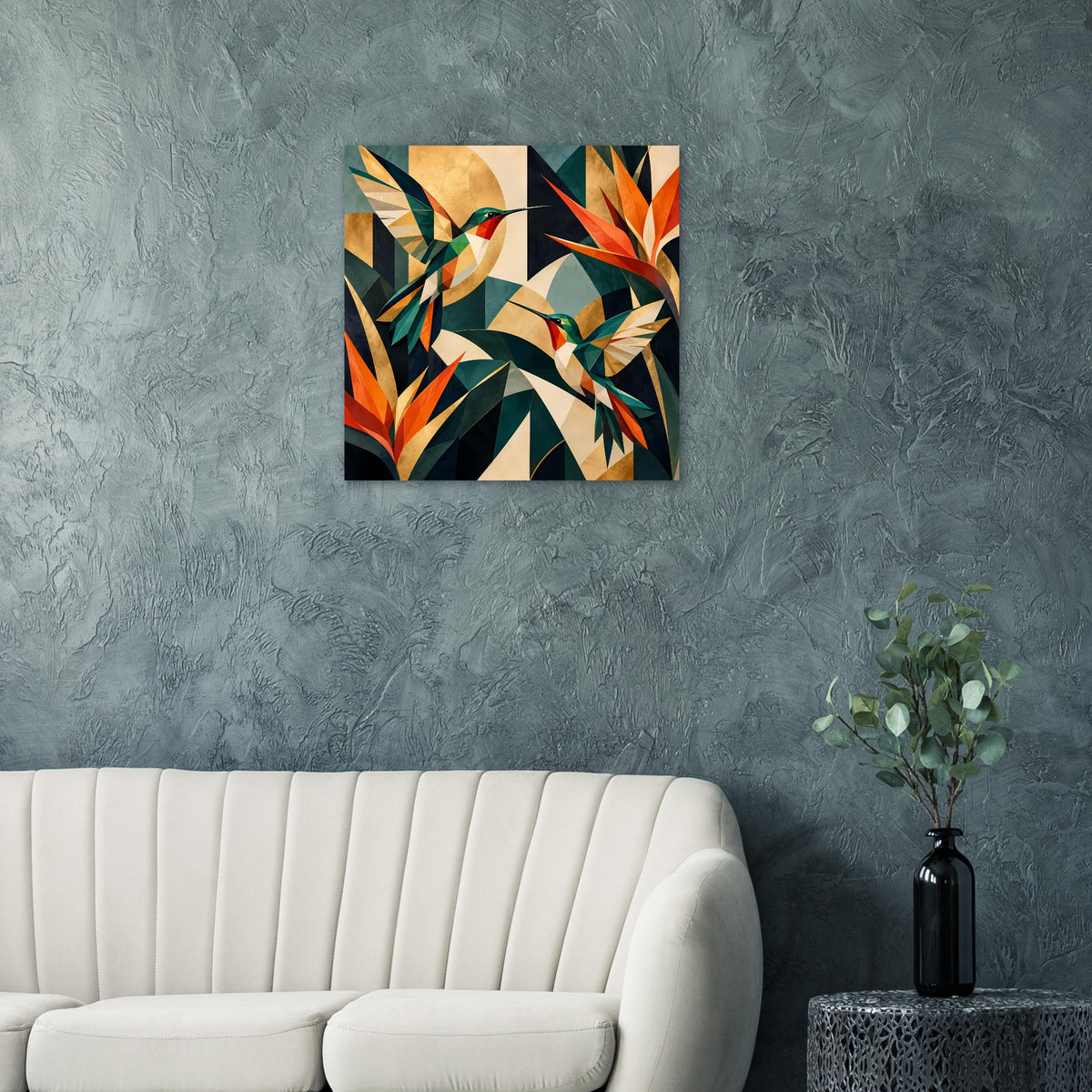 Quadratischer Kunstdruck mit geometrischen Kolibris in warmen und dunklen Juwel-Tönen