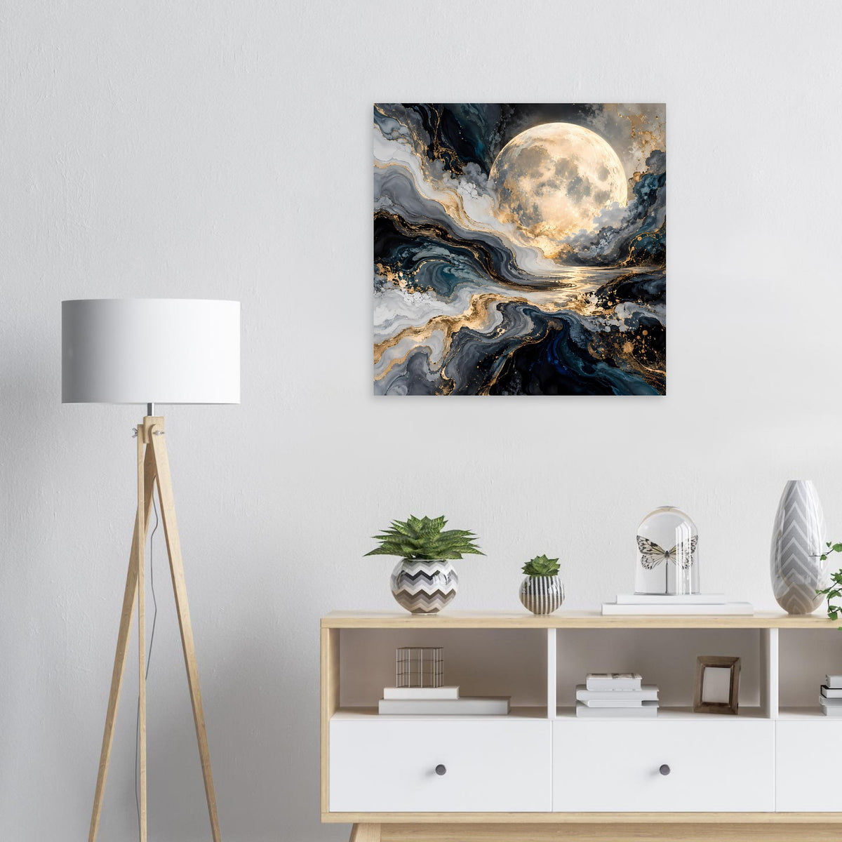 Quadratisches, gerahmtes Poster mit Mond über blau-grauen Farbwirbeln
