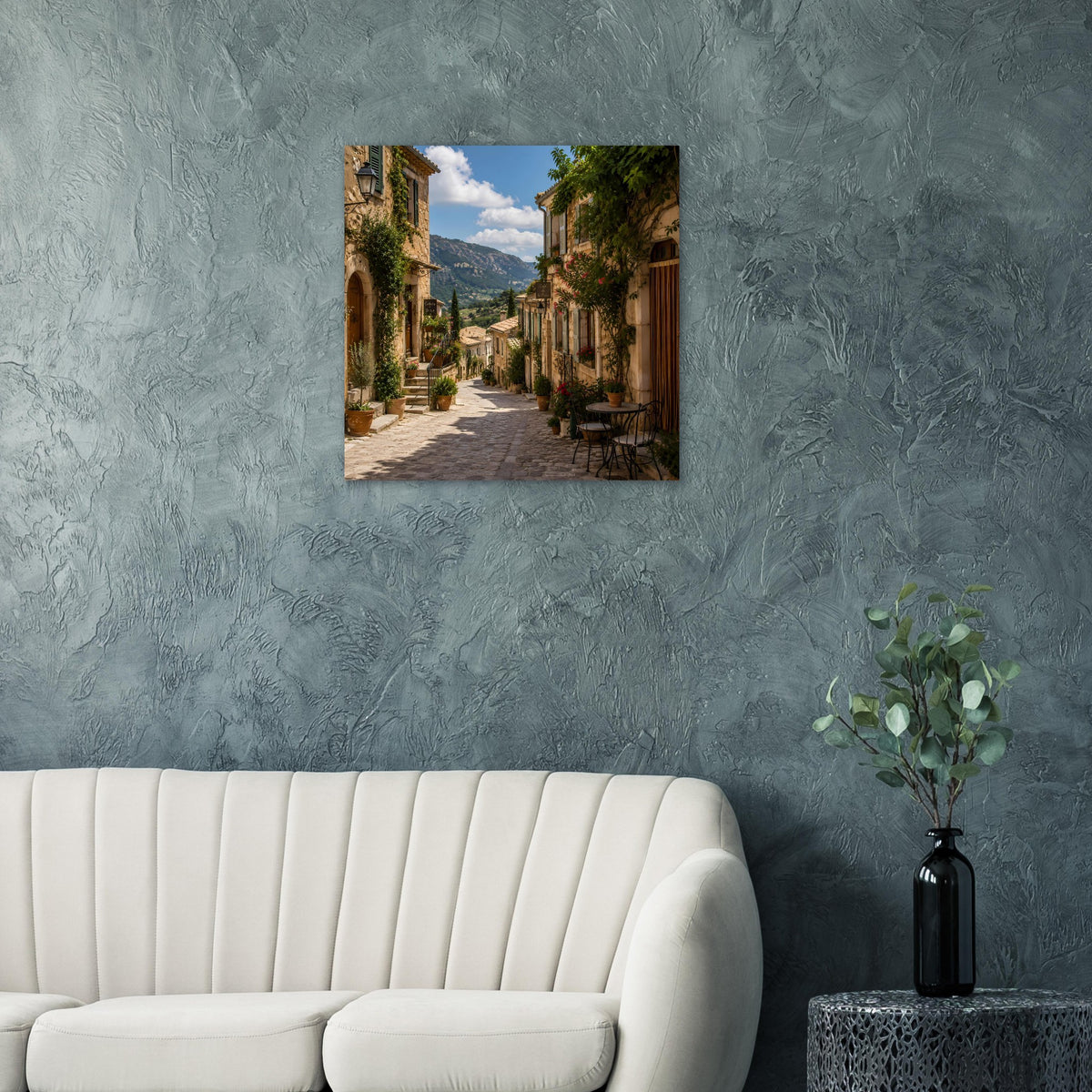 Wandposter mit Steingasse und Bergblick, Dörferhäuser links und rechts