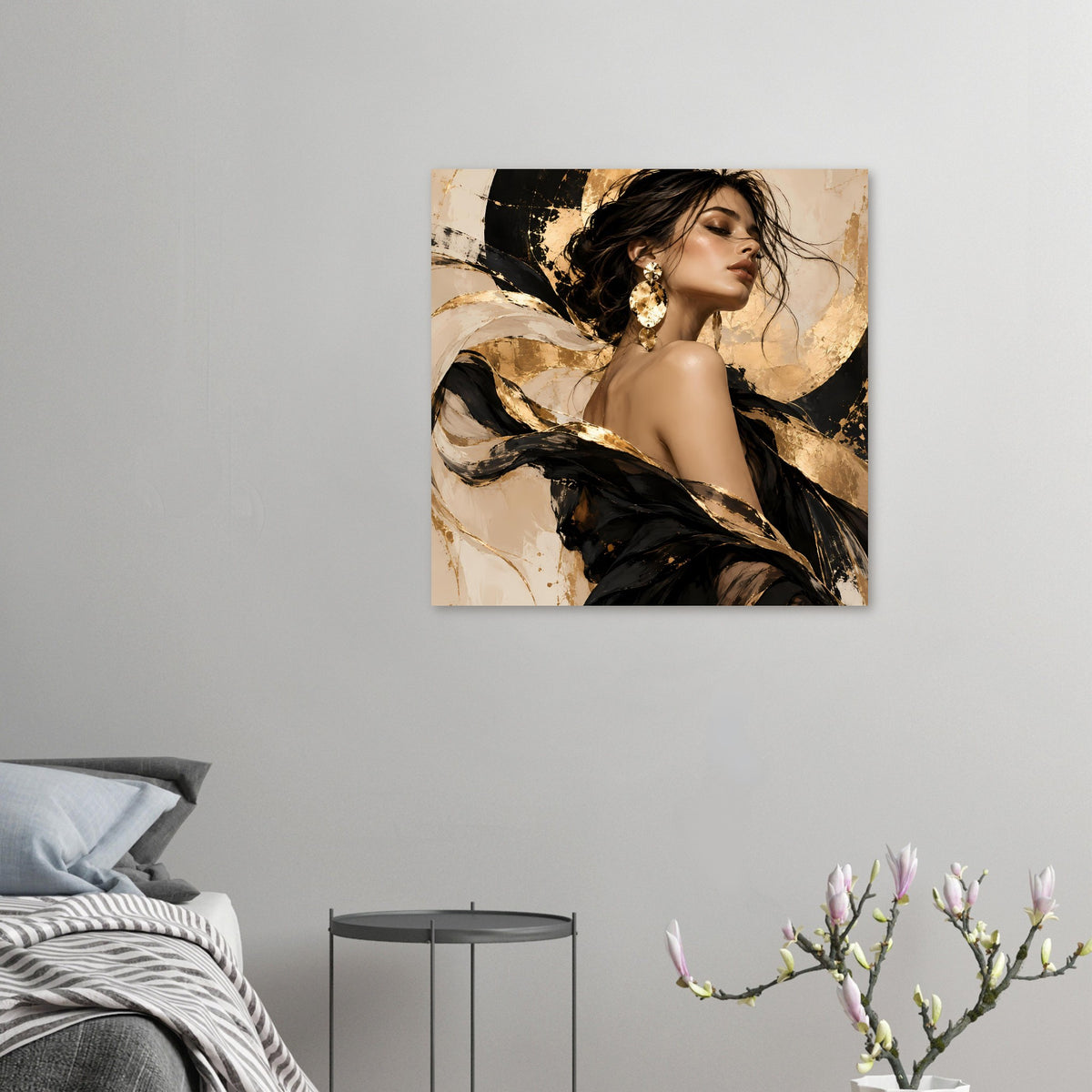 Kleines Frauenportrait-Poster: abstrakte schwarze und goldene Pinseloptik, goldene Ohrringe