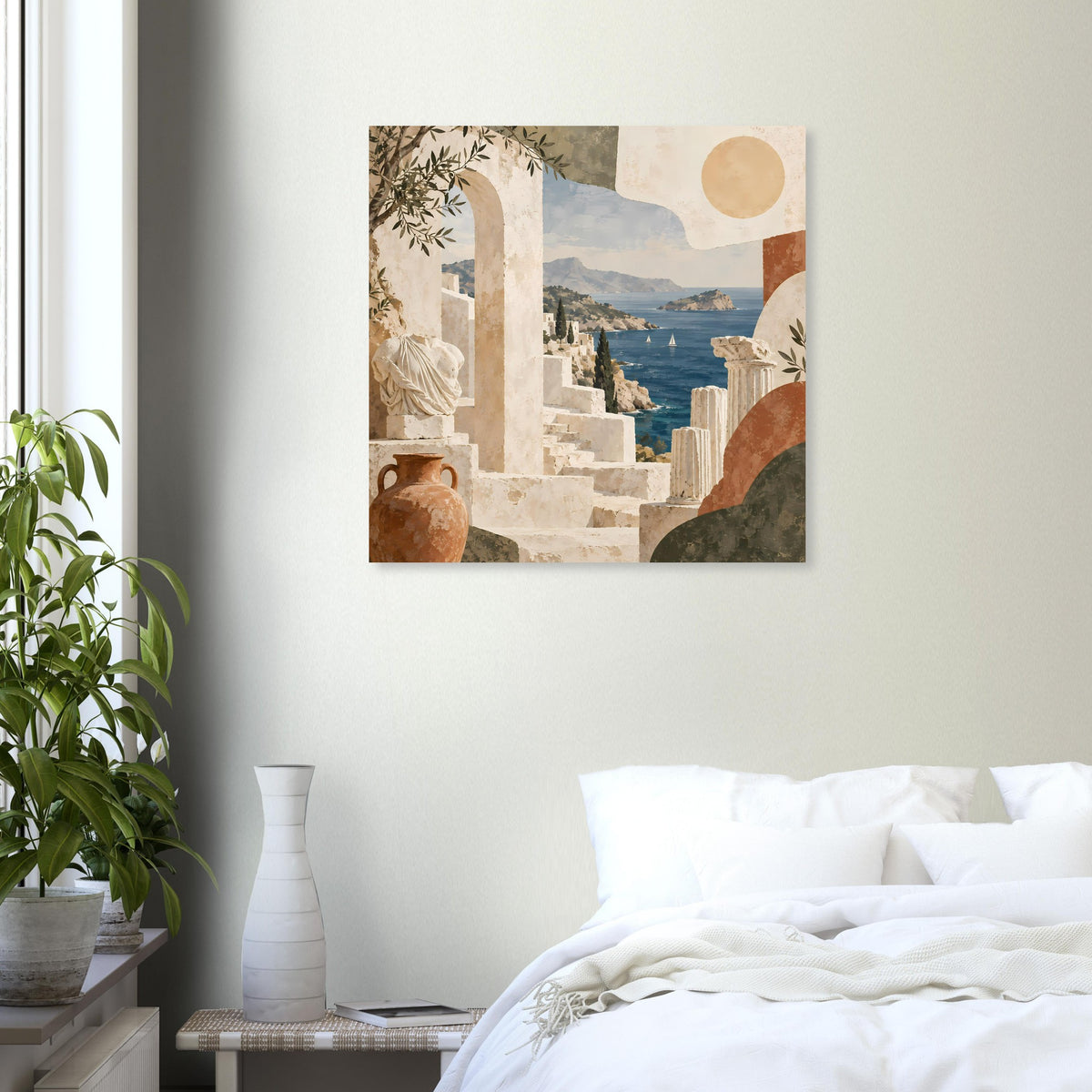 Urlaubs-Poster mit mediterraner Architektur, Meer und Bergen sowie Kreis-Sonne oben