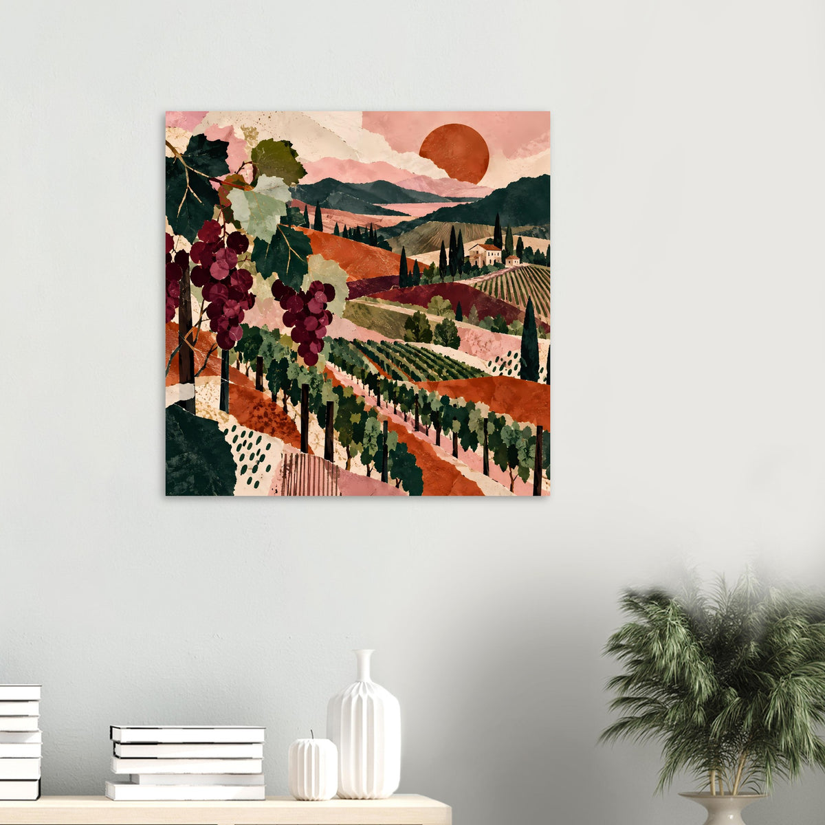 Poster mit Weinbergen, Traubenranken und rotem Sonnenkreis über hügeliger Landschaft