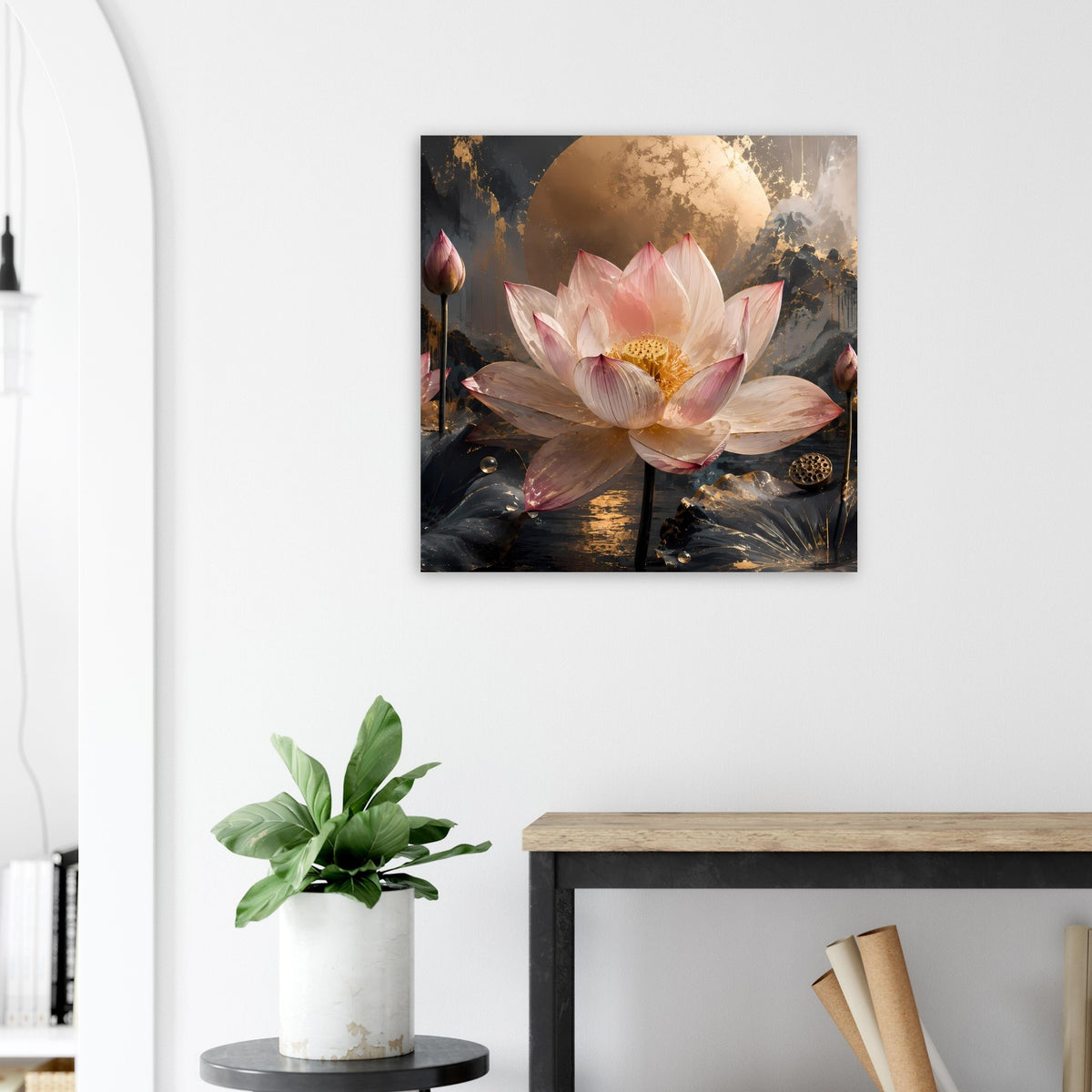 Poster mit rosa Lotusblüte und goldener Mondscheibe auf dunklem Hintergrund