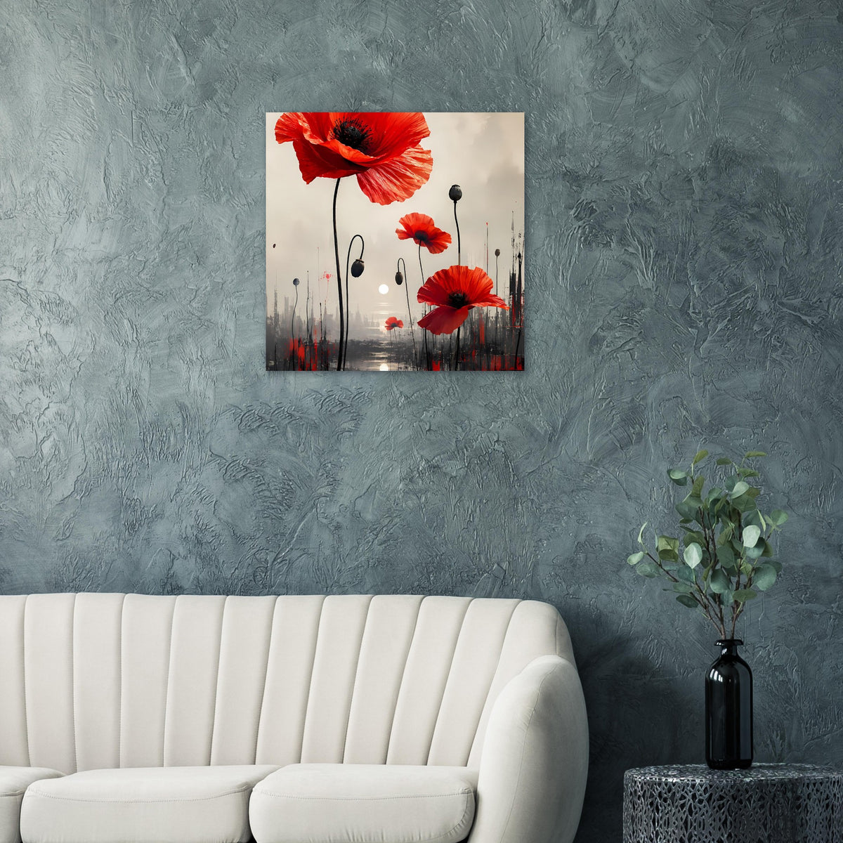 Abstraktes Mohnblumen-Poster mit roten Blüten, schwarzen Stielen und grauer Skyline