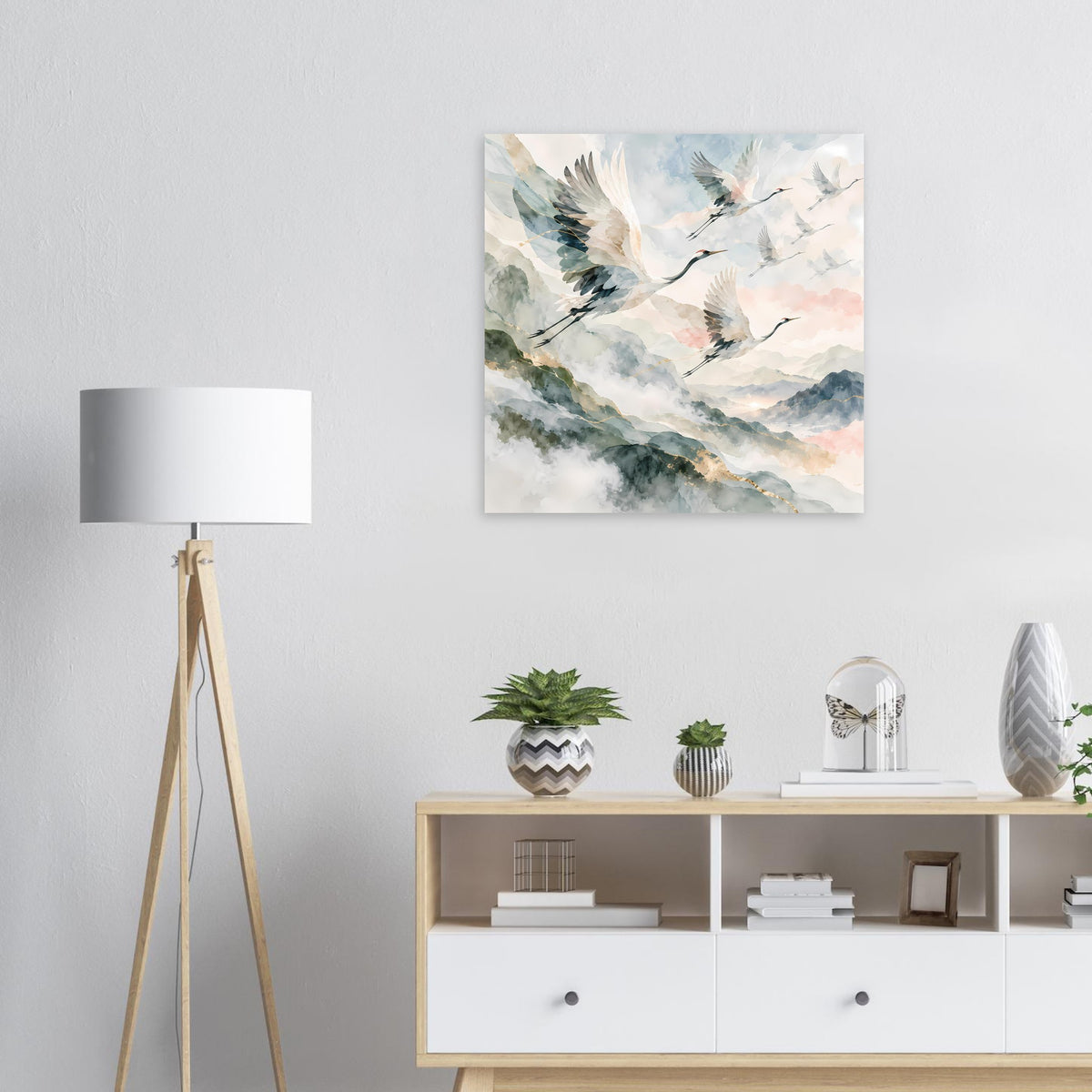 Poster mit fliegenden Kranichen im Aquarell, dezente Goldakzente