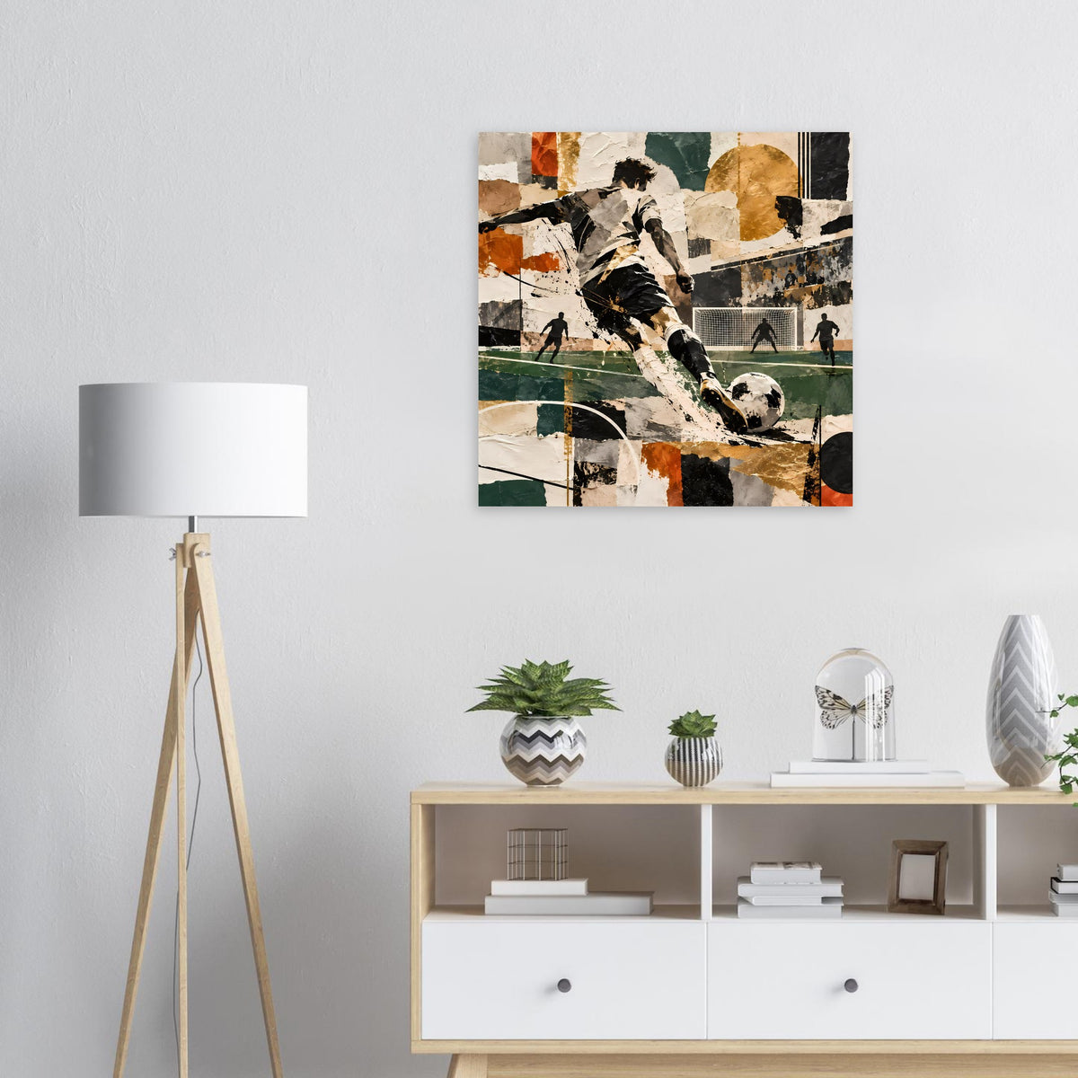 Wandposter mit Fußballspieler im Sprung, abstrakte Collage in Braun, Grün und Orange