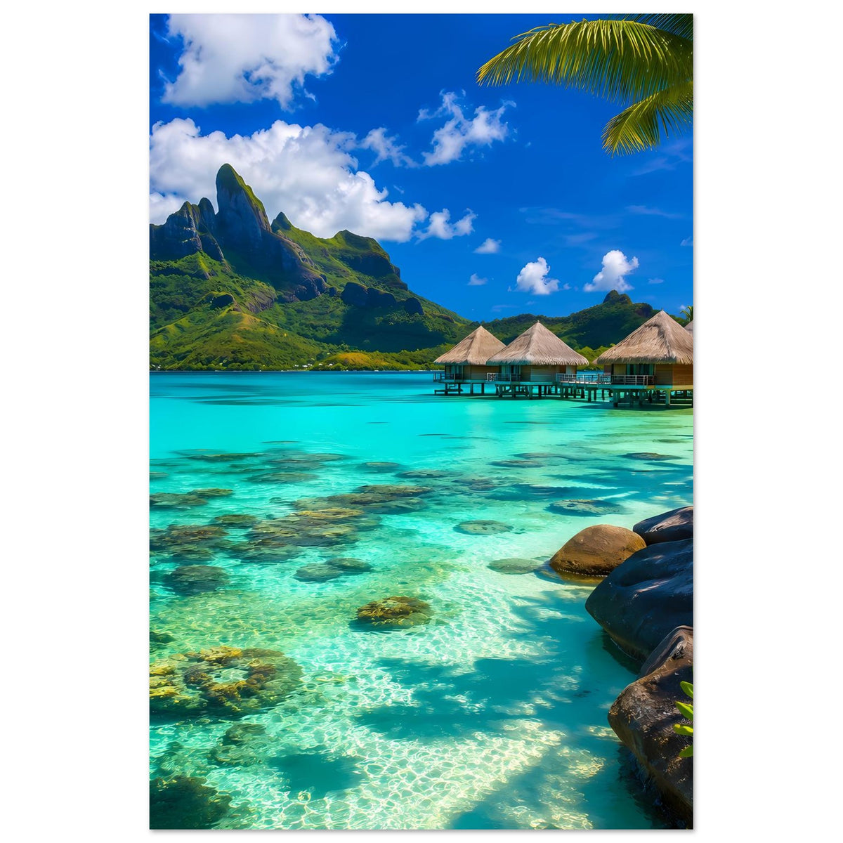 Strandposter im Hochformat mit türkisfarbenem Meer, Palmenblatt oben und Steg