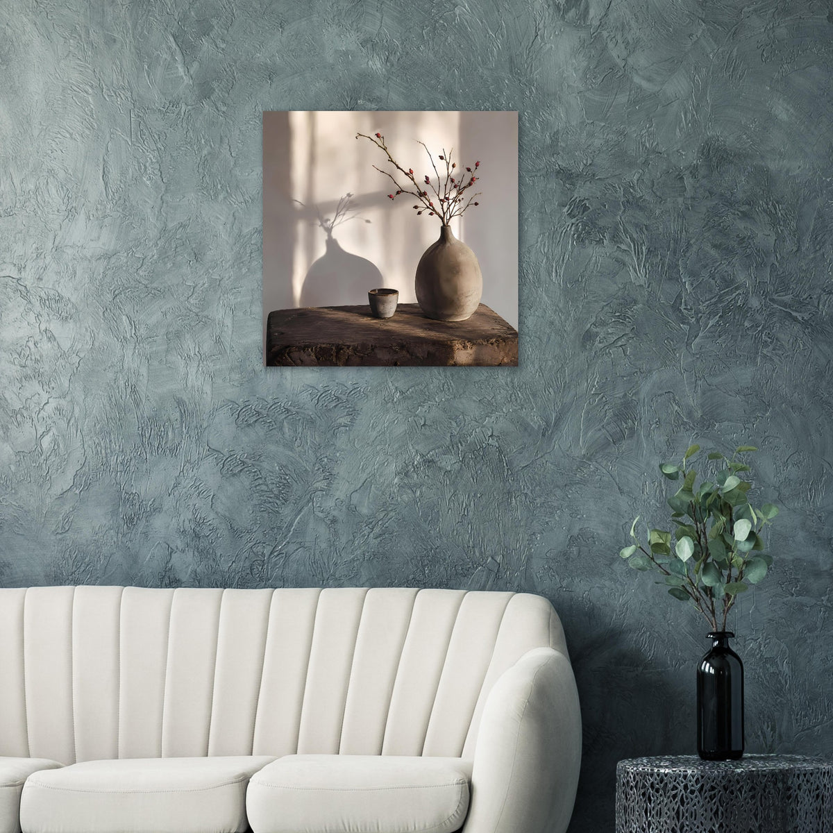 Still-Life-Poster mit Vase, Schale und Zweig auf dunklem Holztisch
