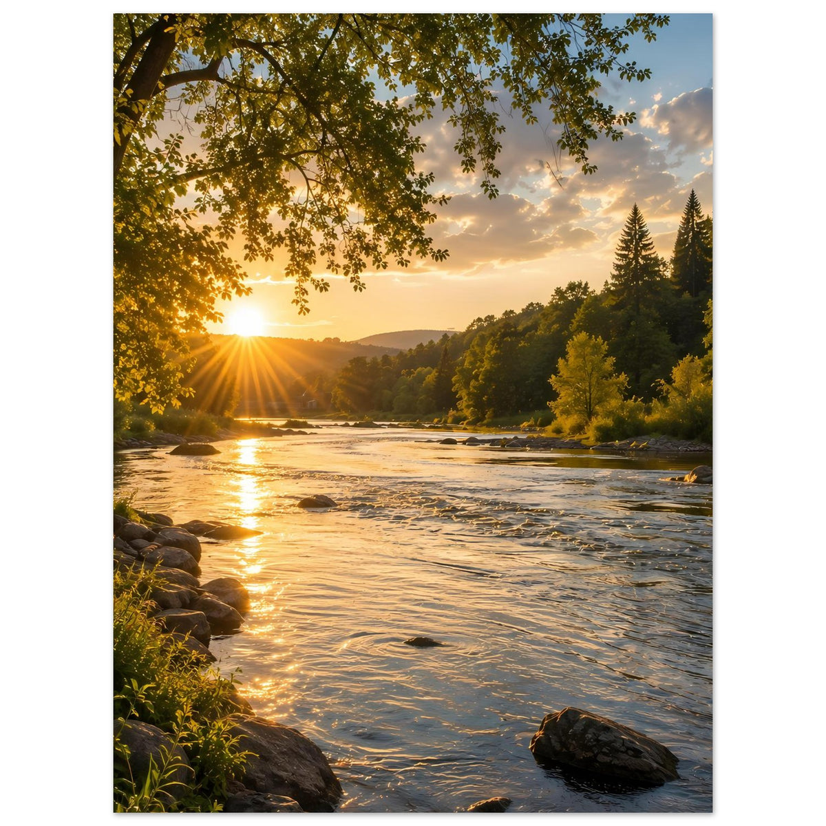Landschaftsposter mit Fluss bei Sonnenuntergang, goldenes Licht auf Wasser, Felsen und Bäume