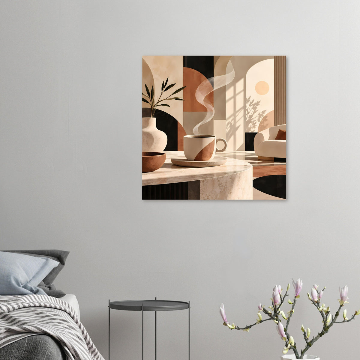 Wandposter mit warmen Erdtönen: Tasse und Sitzszene, im Raum klein dargestellt