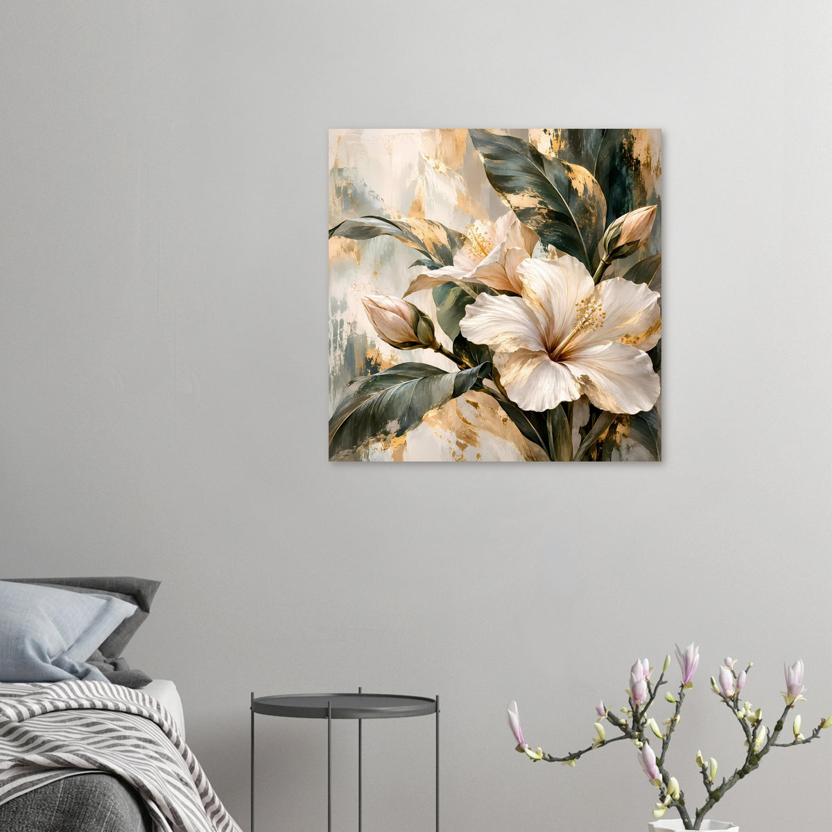 Kleines Blumenposter mit Hibiskusblüte, goldenen Punkten und dunkelgrünem Blattwerk