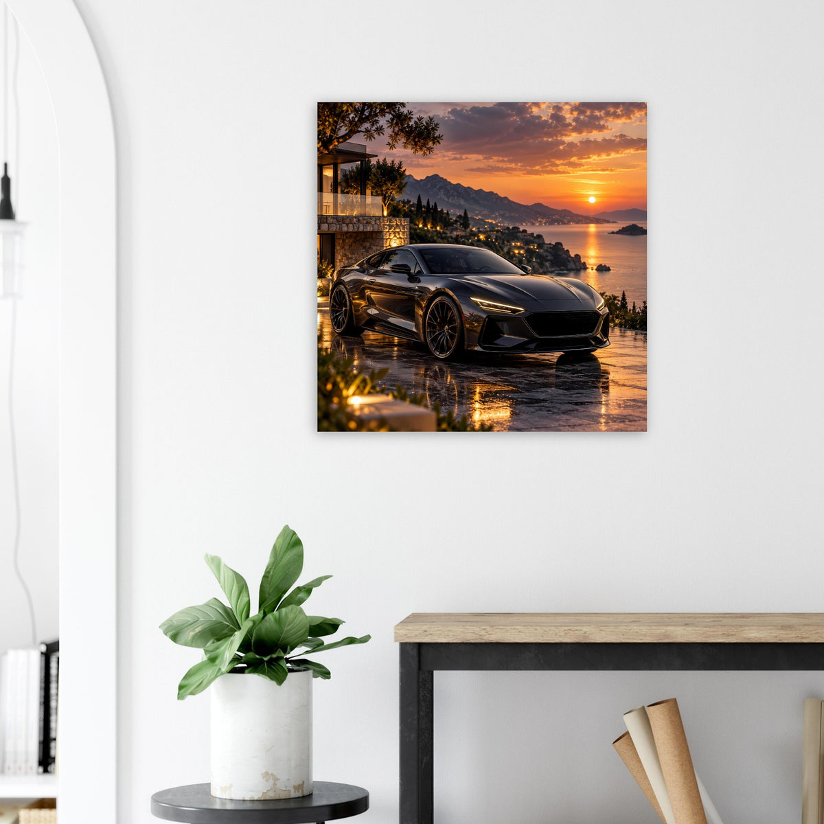 Sonnenuntergangs-Poster mit schwarzem Sportwagen bei Abendstimmung am Meer
