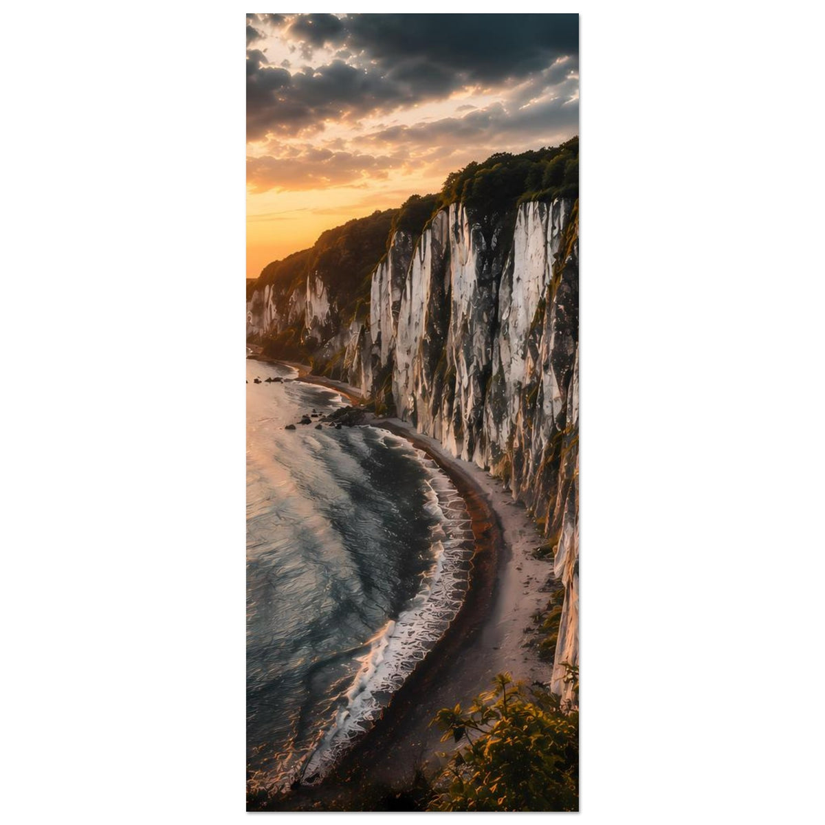 Schmales Poster mit Küstenlinie: Meer, Sandstrand und weiße Klippen bei Abendsonne