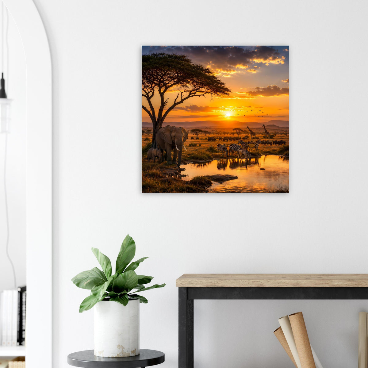 Savannen-Poster mit Elefanten am Wasserloch vor hellem Hintergrund