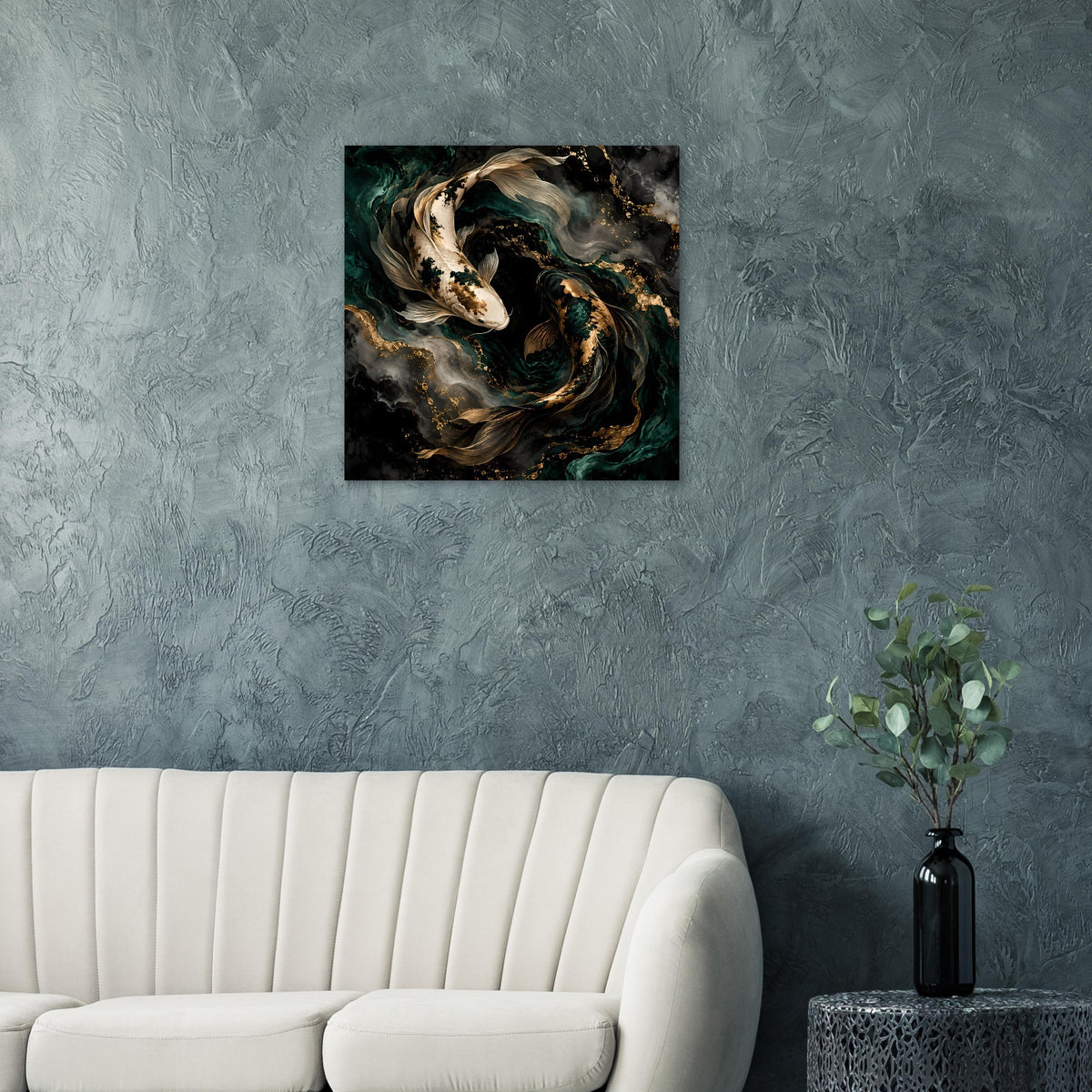 Kunstposter mit Koi-Fisch in Smaragdgrün und Gold, dunkle Farbwirbel