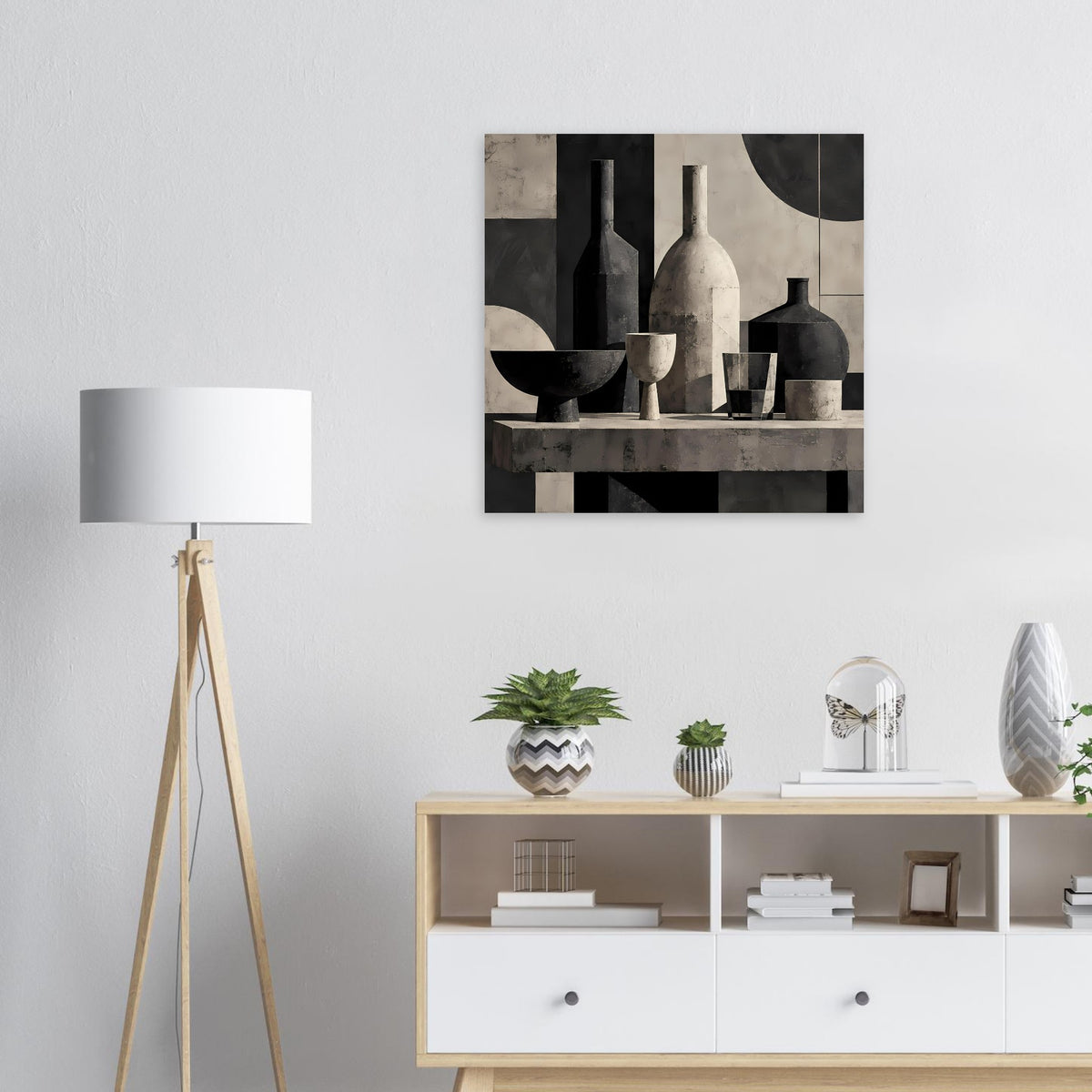 Monochromes Still-Life-Poster mit geometrischen Formen, Flaschen und Schalen