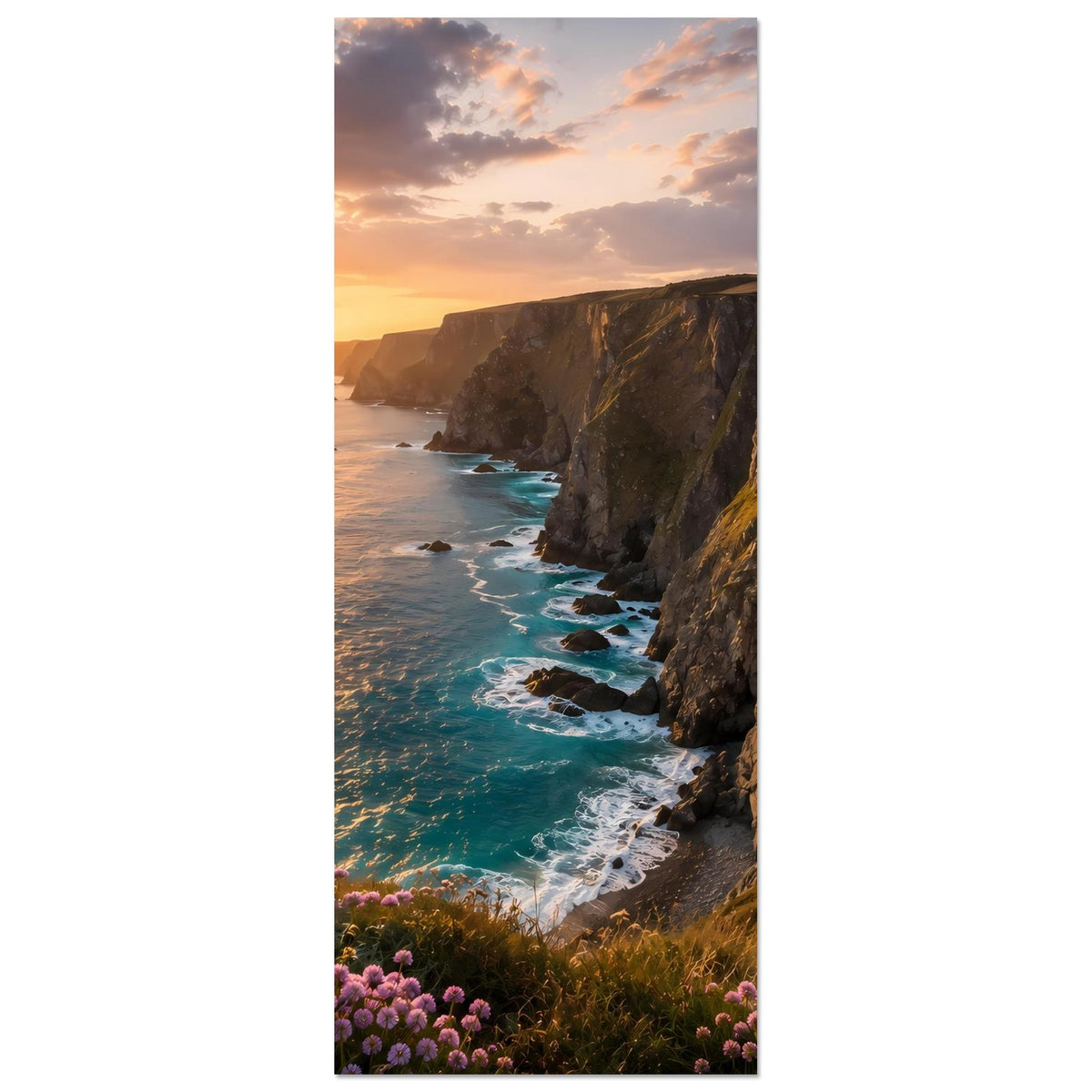 Poster im Hochformat mit Klippenküste, türkisfarbenem Wasser und lila Blüten