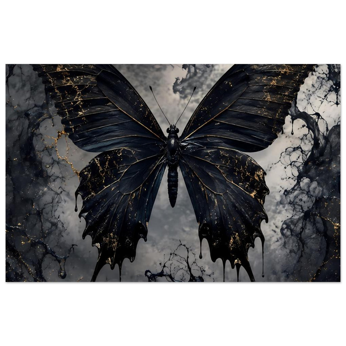 Weites Poster im Querformat: schwarzer Schmetterling mit goldenen Adern auf Marmoroptik