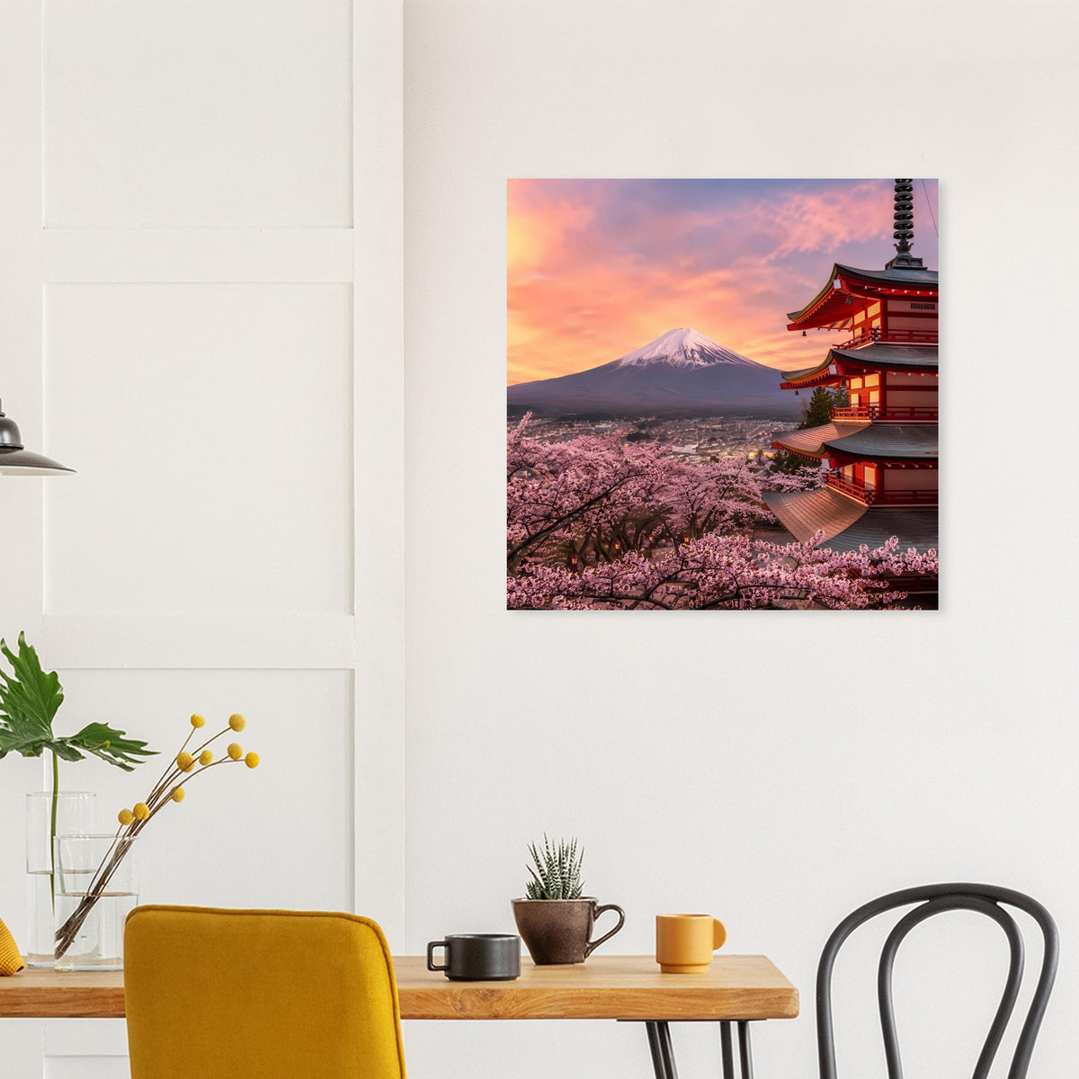 Wandposter mit Fuji-Panorama, Kirschblüten in Pink und roter Pagode seitlich