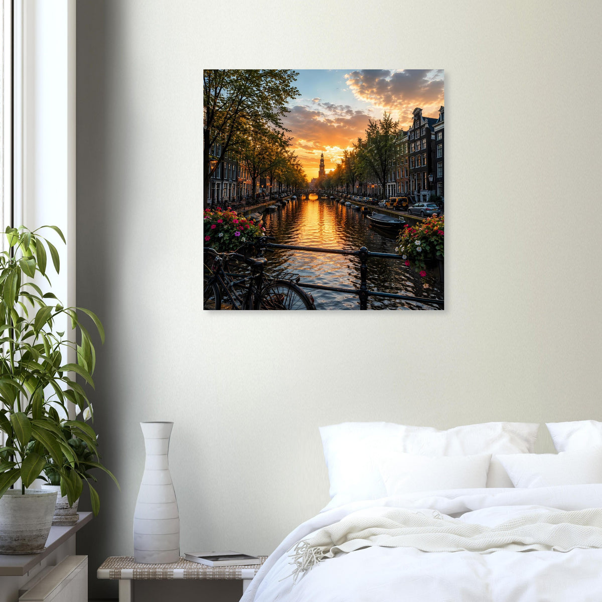 Quadratisches Poster mit Kanal bei Sonnenuntergang und spiegelndem Wasser