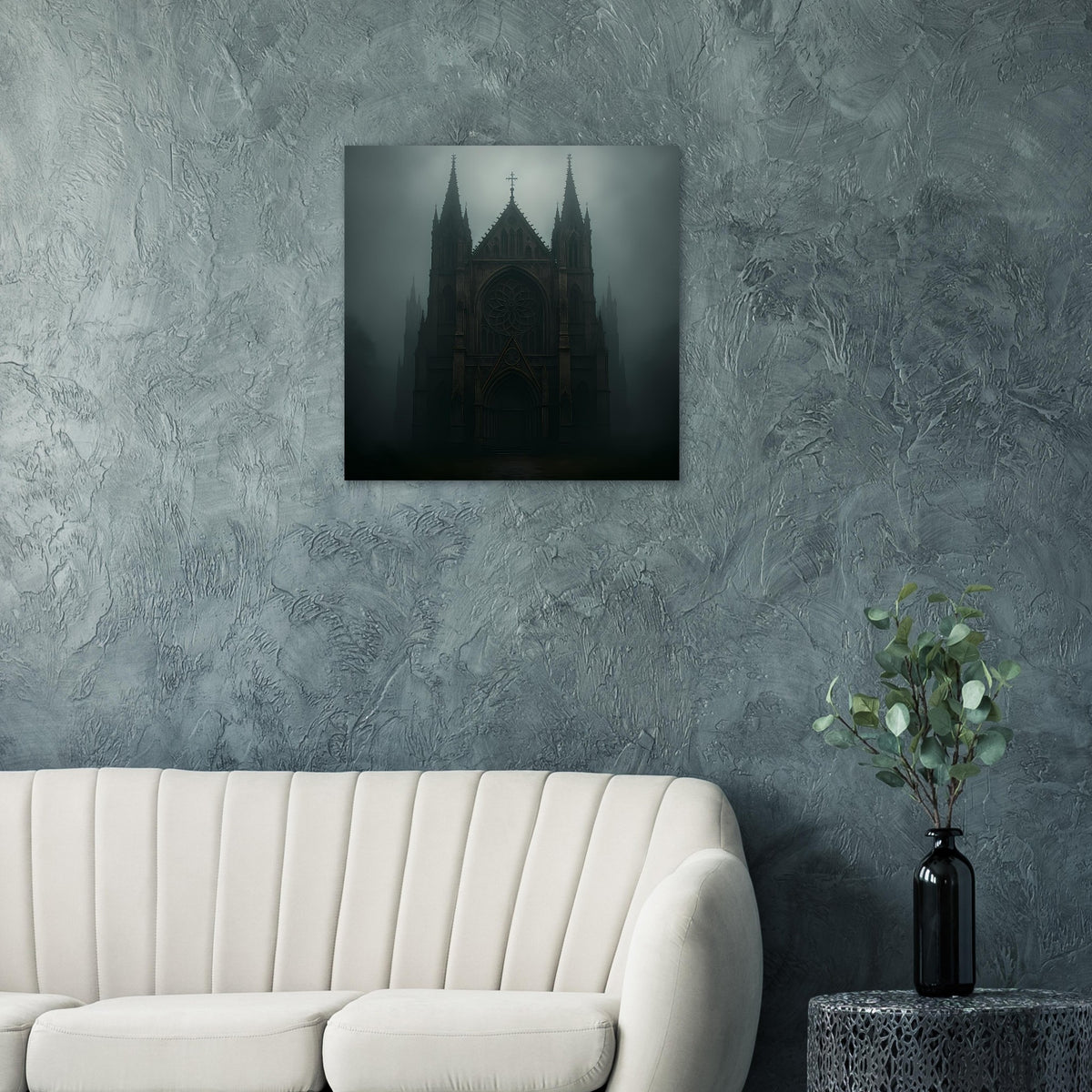 Quadratisches Wandposter mit gotischer Kathedrale im Nebel, dunkle Farbtöne, schwarzer Rahmen