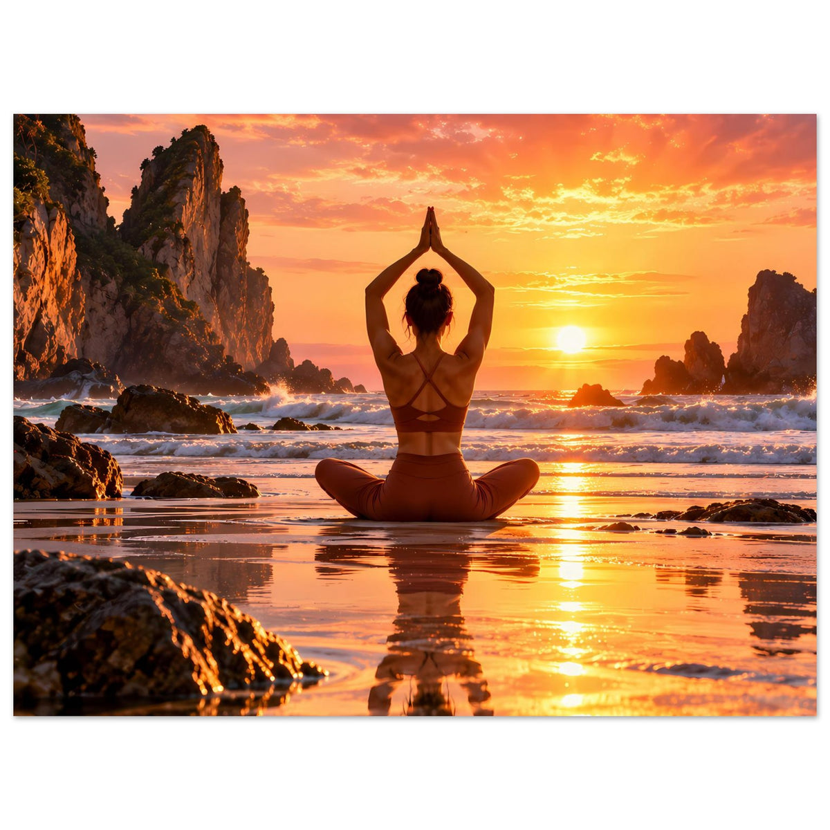 Yoga-Poster: Person im Lotussitz mit erhobenen Armen, Sonnenuntergang über ruhigem Wasser