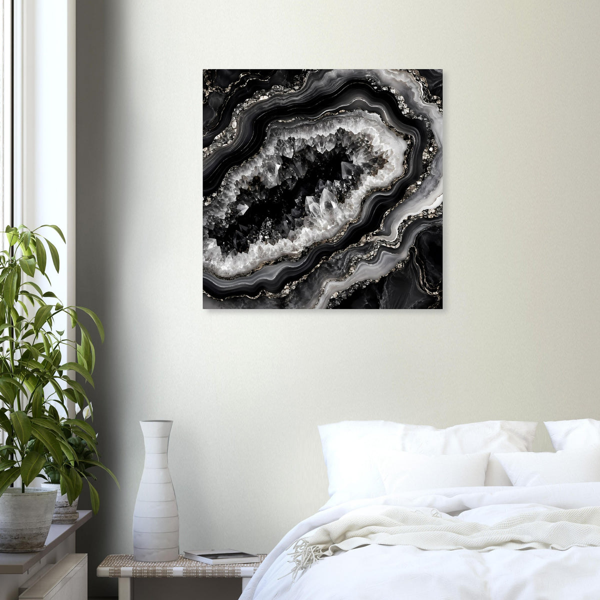 Quadratisches Geoden-Poster, Schwarz-Weiß mit schimmernden Konturen im Edelgestein