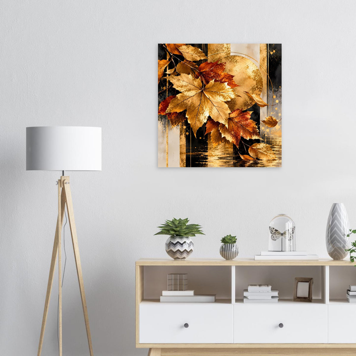 Wandposter mit goldbraunen Ahornblättern und abstrakter Herbstlandschaft
