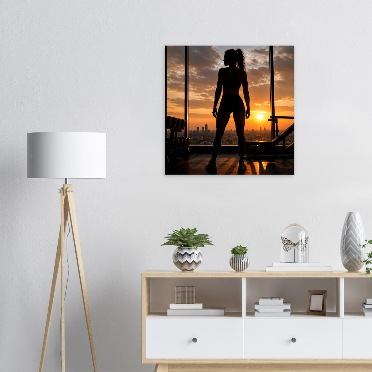 Gerahmtes Fitness-Poster mit Silhouette einer Sportlerin vor Sonnenuntergang