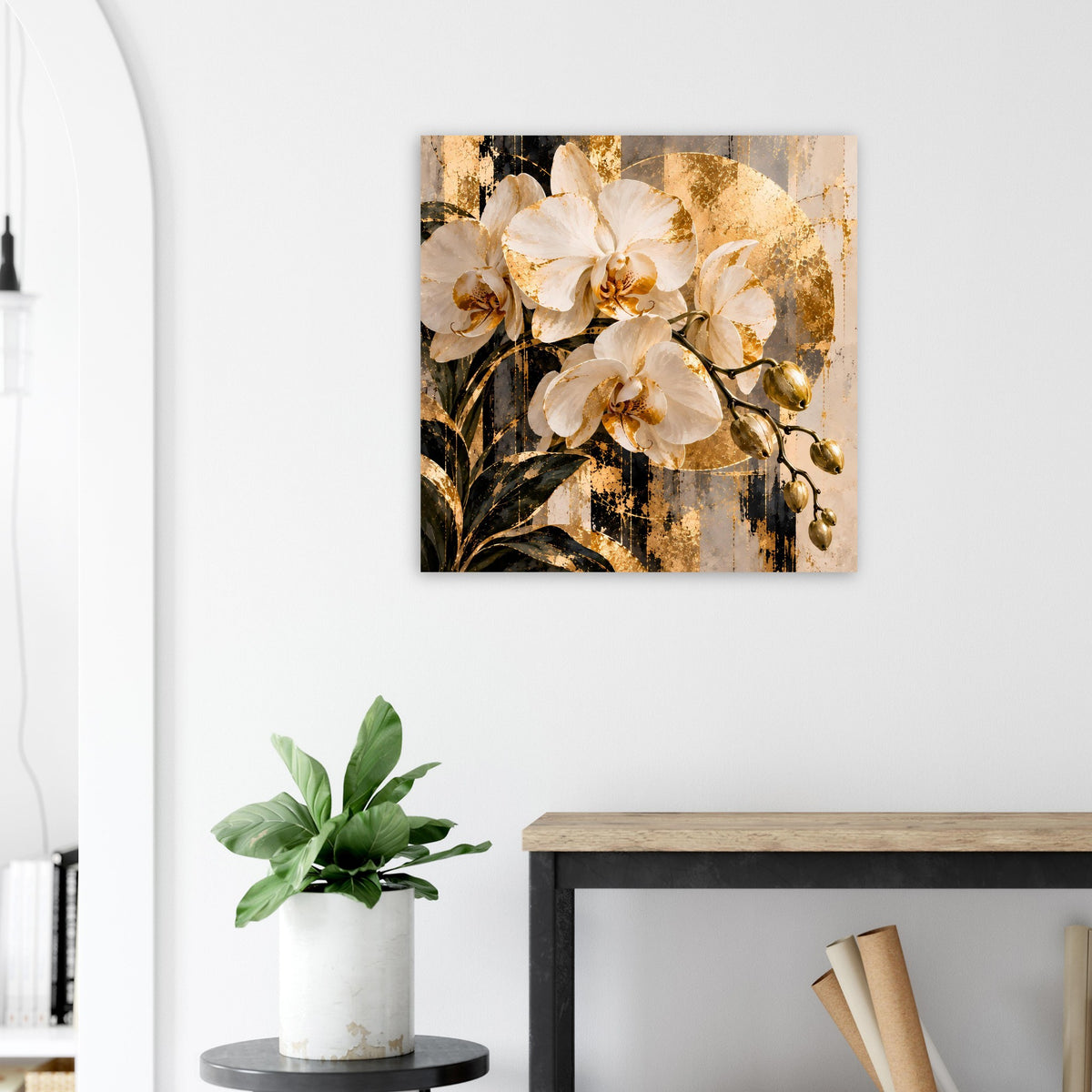 Quadratischer Orchideen-Poster mit beigen Orchideen und goldenen Zweig-Details, matt