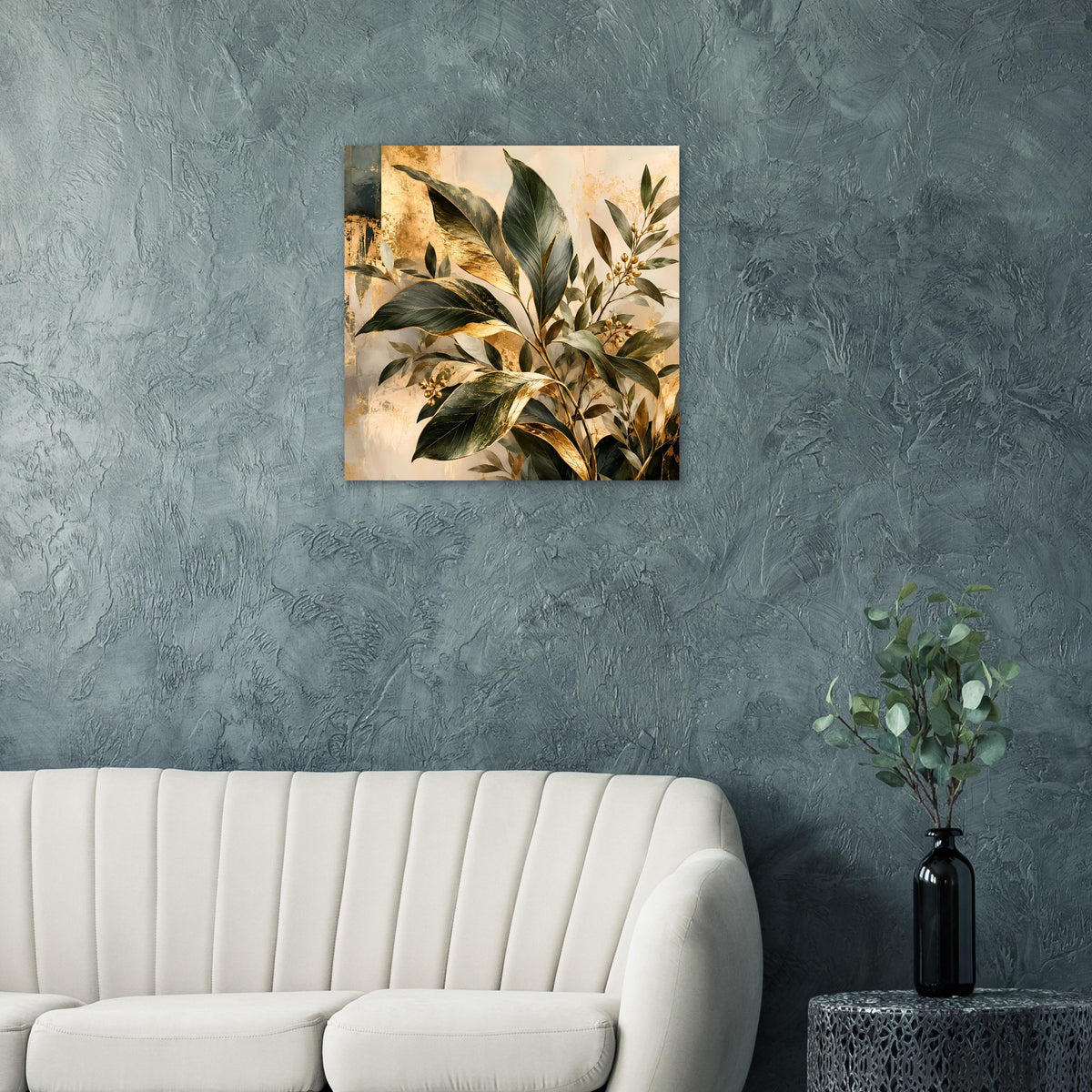 Quadratischer Kunstdruck mit botanischem Motiv und goldfarbenen Akzenten, Grün-Beige-Gold