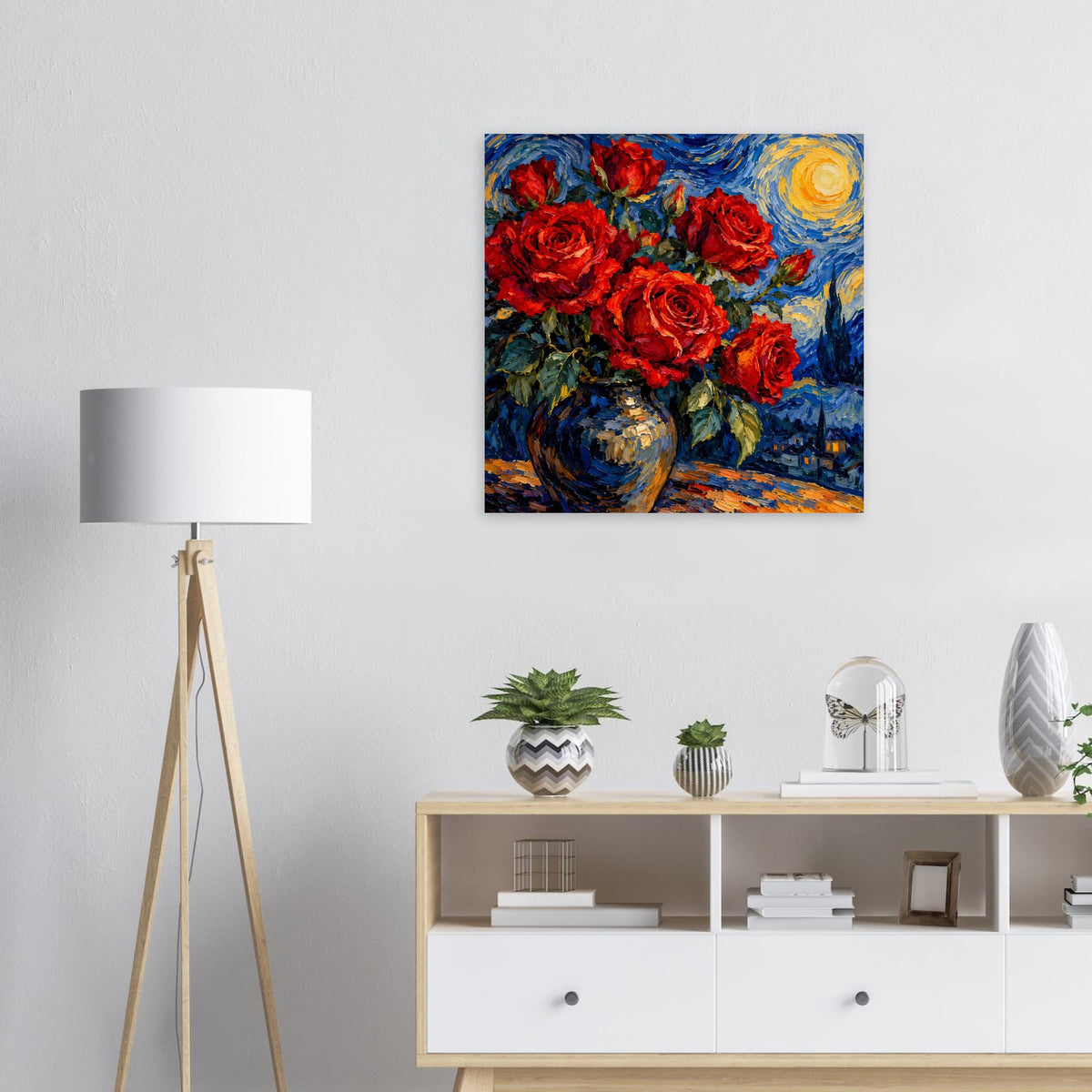 Wandposter mit rotem Rosenbouquet in Vase, blau-gelber Himmel mit gelbem Leuchtpunkt