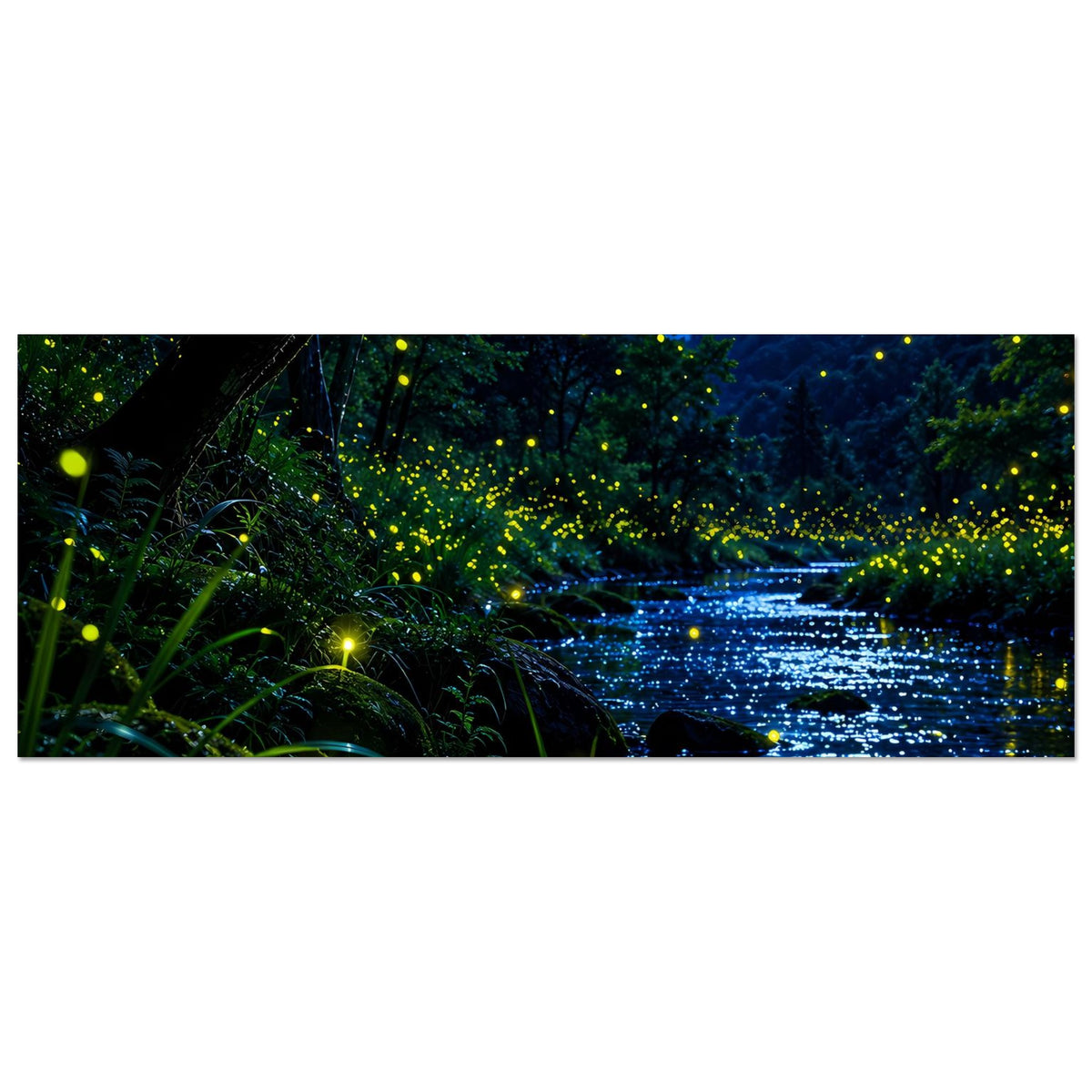 Horizontales Poster mit Waldfluss im Mondlicht, leuchtenden Glühwürmchen über dem Wasser