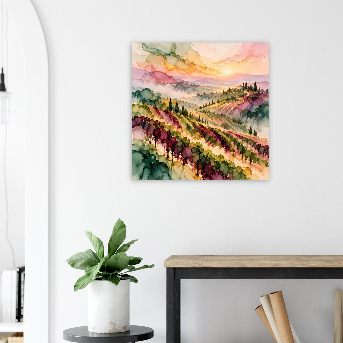 Landschaftsposter mit Weinbergen im Abendlicht, bunte Reben und Pastellhimmel