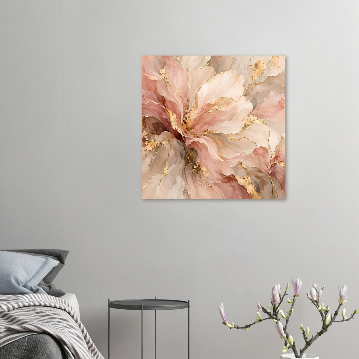 Kleines Blush-Gold Blumenposter mit abstrakten Blüten auf mattem Premiumpapier