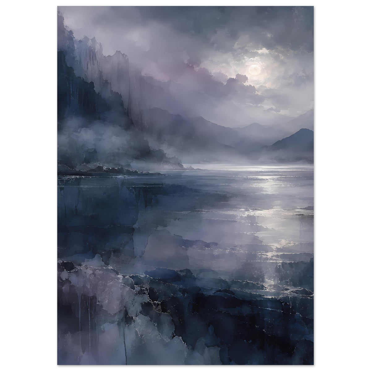 Poster im Hochformat mit Mondscheinblick auf die Küste, Wolken, Dunst und reflektierendes Wasser