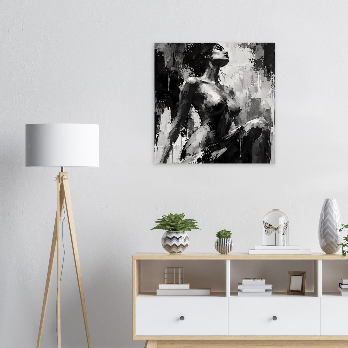 Schwarzweißer Kunstdruck: Frauenakt-Porträt mit schwarzer Pinselstruktur