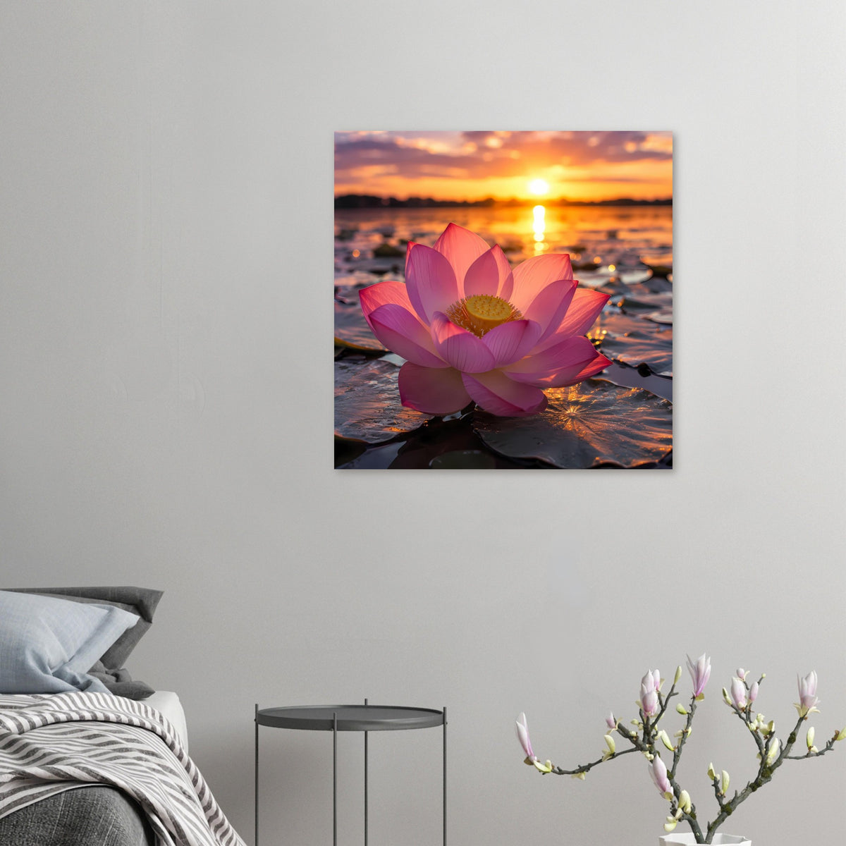Kleines Poster mit Lotusblüte in Pink und Lila bei Sonnenuntergang