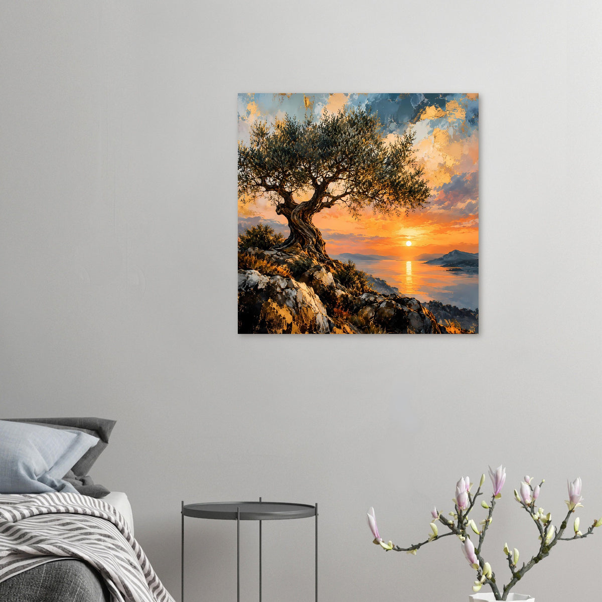 Quadratischer Posterdruck: Olivenbaum auf Felsen, Sonnenuntergang über Meer mit Spiegelung