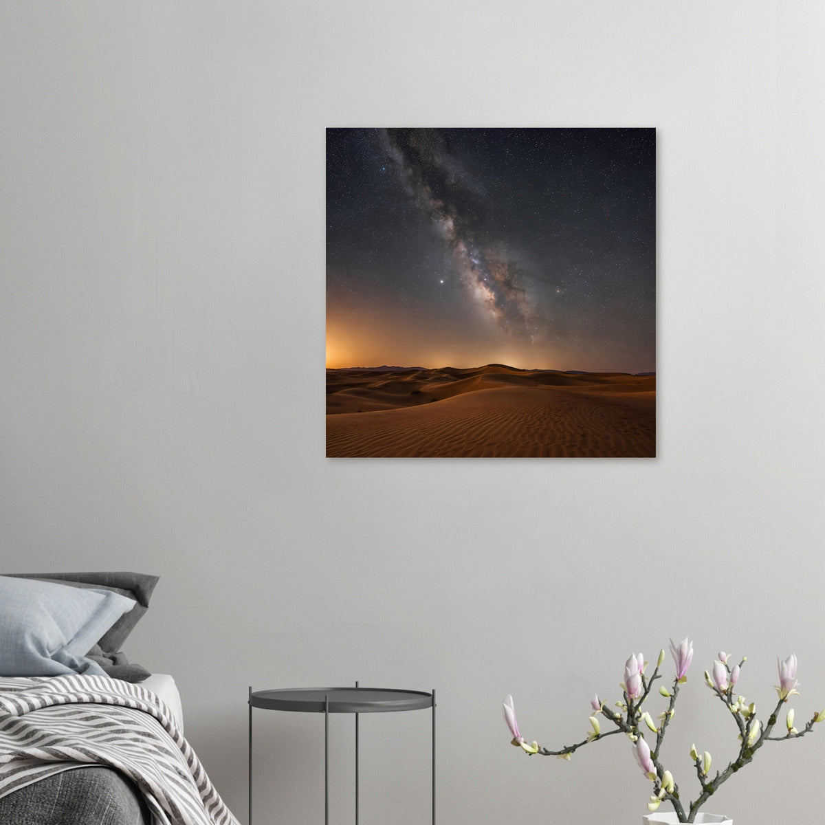 Quadratisches Poster mit Wüstenlandschaft und Milchstraße am klaren Nachthimmel