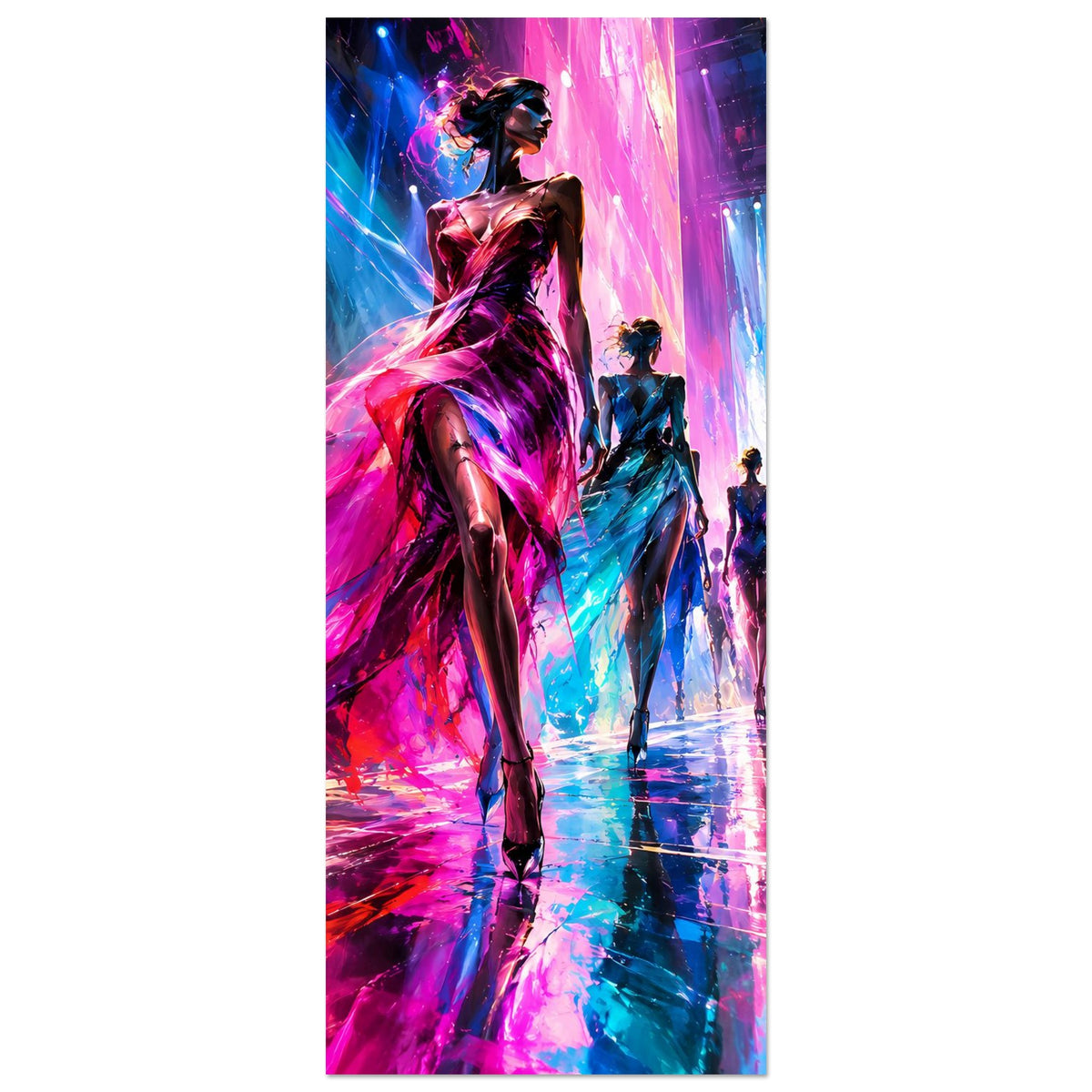 Hochformatiges Runway-Poster mit Model im Kleid, magenta Farbflächen und blaue Lichtstrahlen