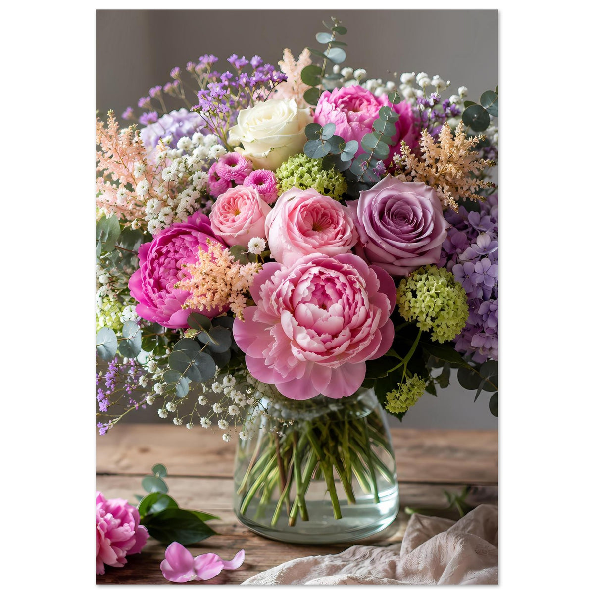 Blumenposter mit üppigem pastellfarbenem Blumenstrauß aus Rosen und lilafarbenen Blüten