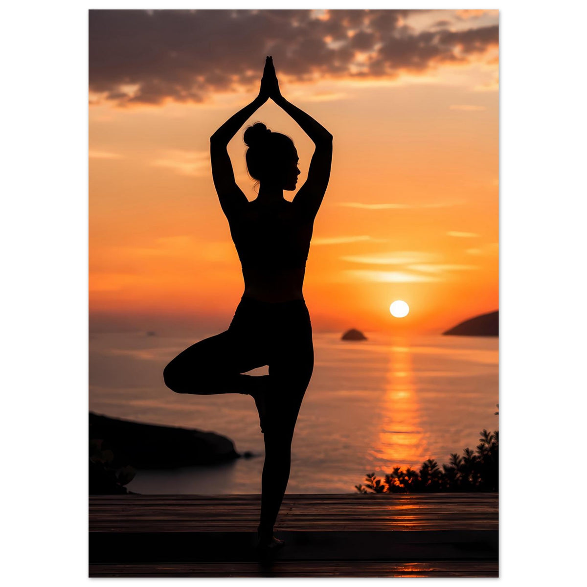 Yoga-Poster mit schwarzer Meditationssilhouette und warmer Sonnenuntergangsszene